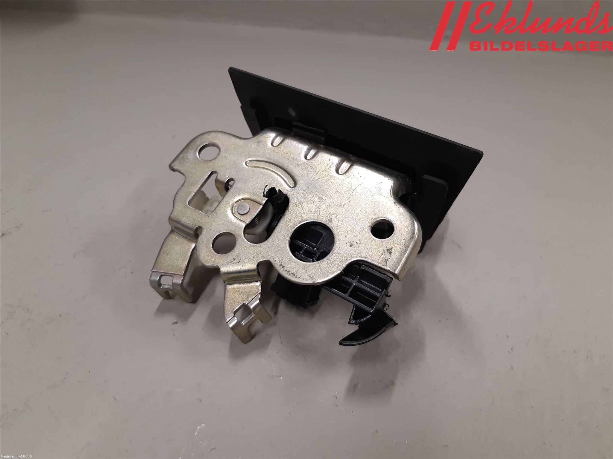 Audi A4 12-15 Låskista Baklucka