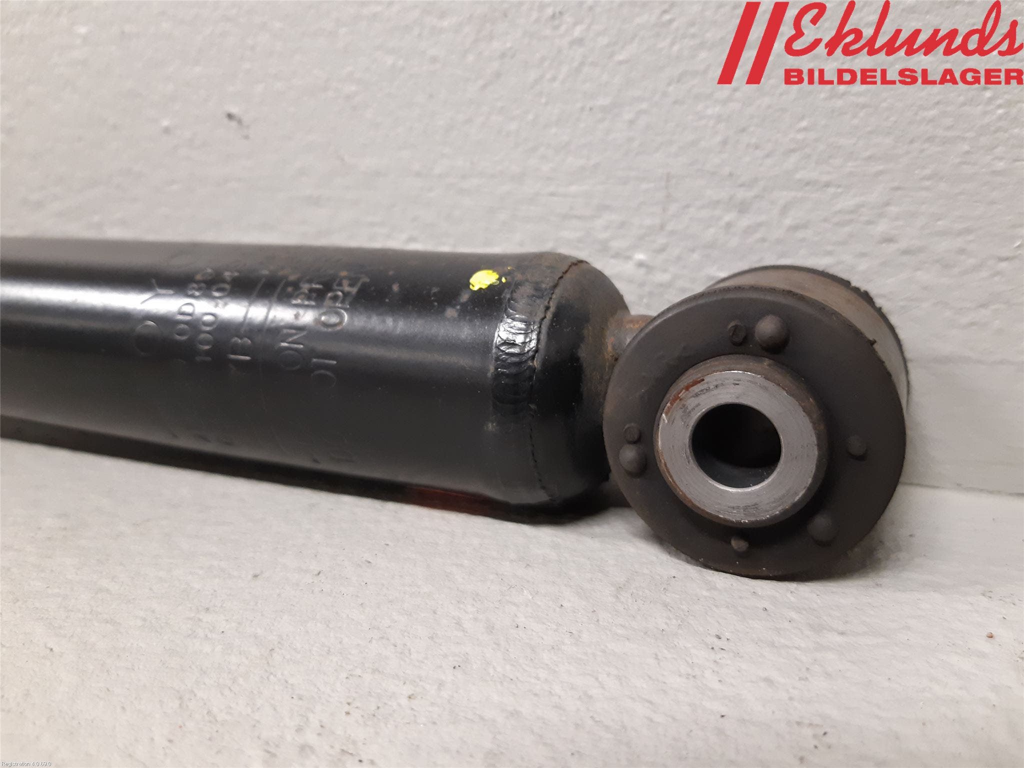 Toyota YARIS XP130 15-20 Stötdämpare Bak