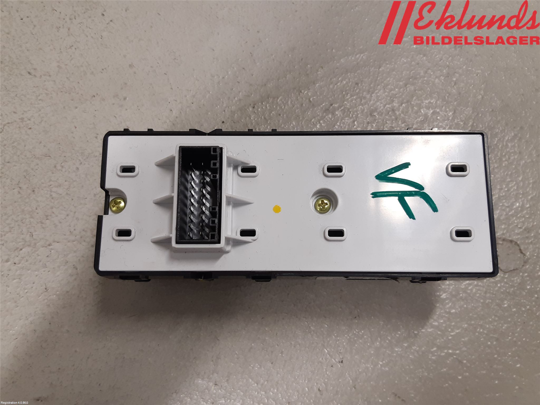 Kia STONIC 18->> Strömställare Elhiss