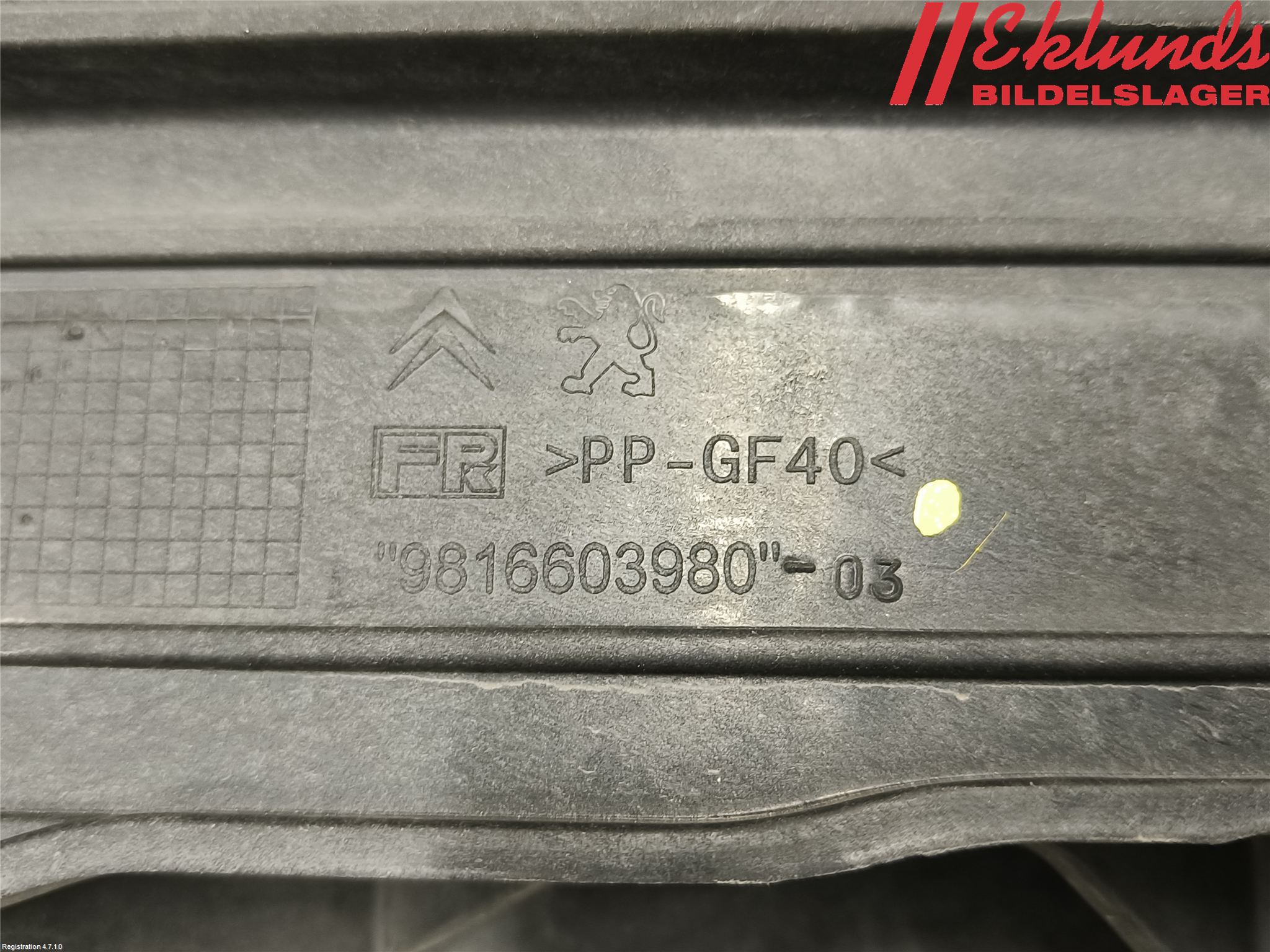 Peugeot 308 14-21 Frontplåt