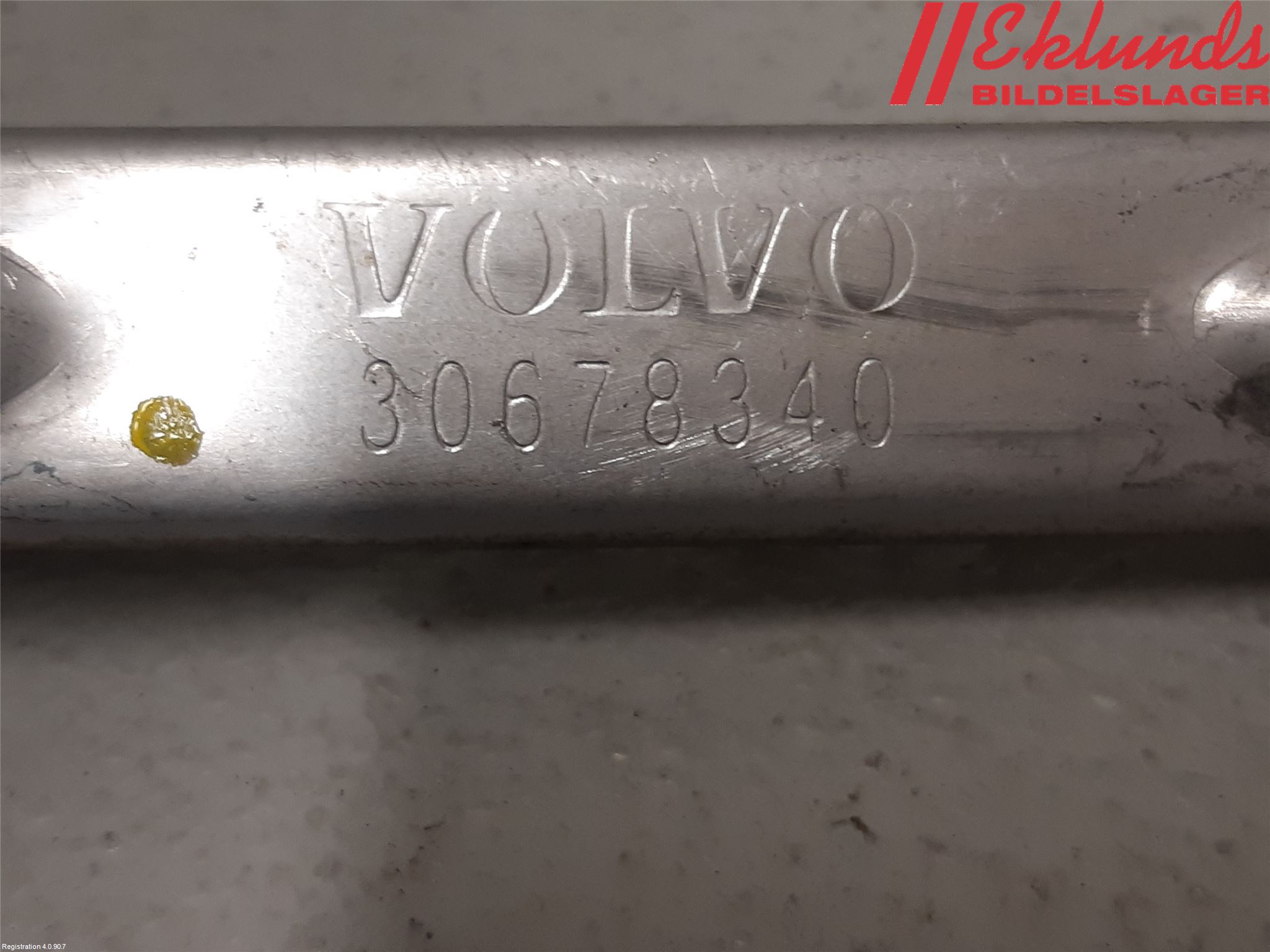 Volvo V70 08-13 Strålkast Fästsarg