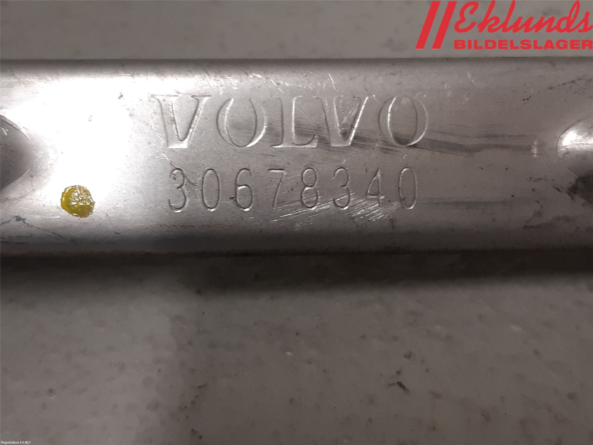 Volvo V70 08-13 Strålkast Fästsarg