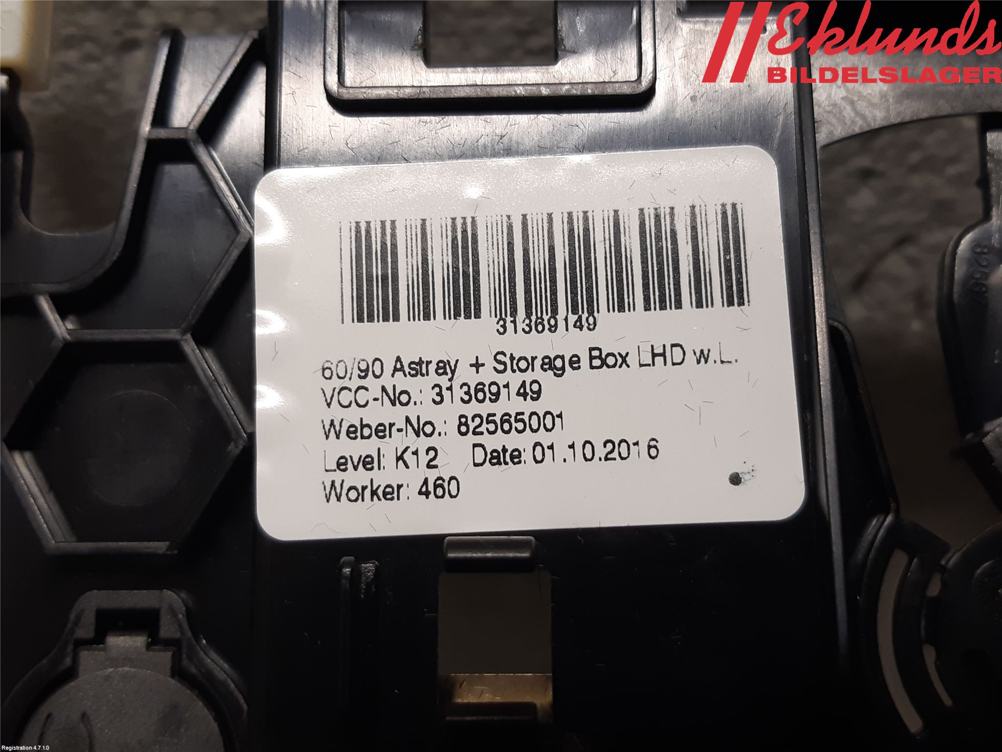 Volvo XC90/RECHARGE 16- Instrumentbräda Förvaringsfack
