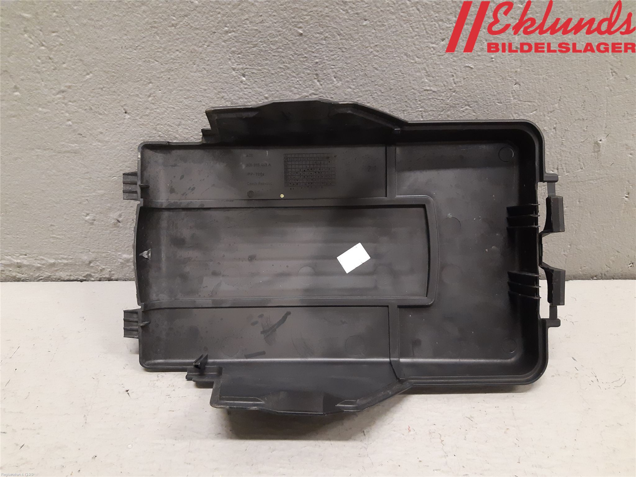 Volkswagen VW PASSAT 11-14 Batterilåda-Fäste-Hållare