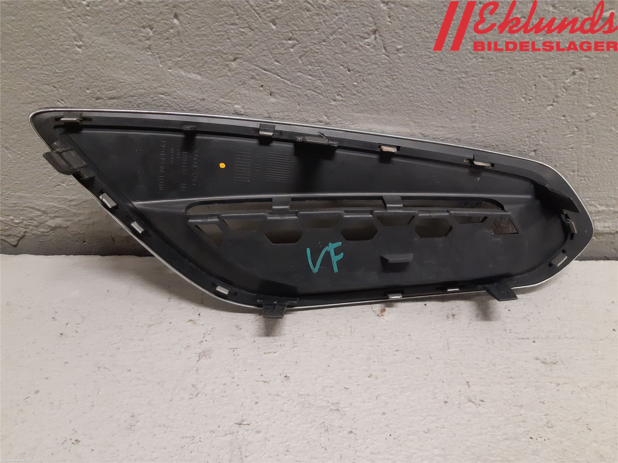 Volvo V60 11-13 Stöt Utfyllnad-List-Grill