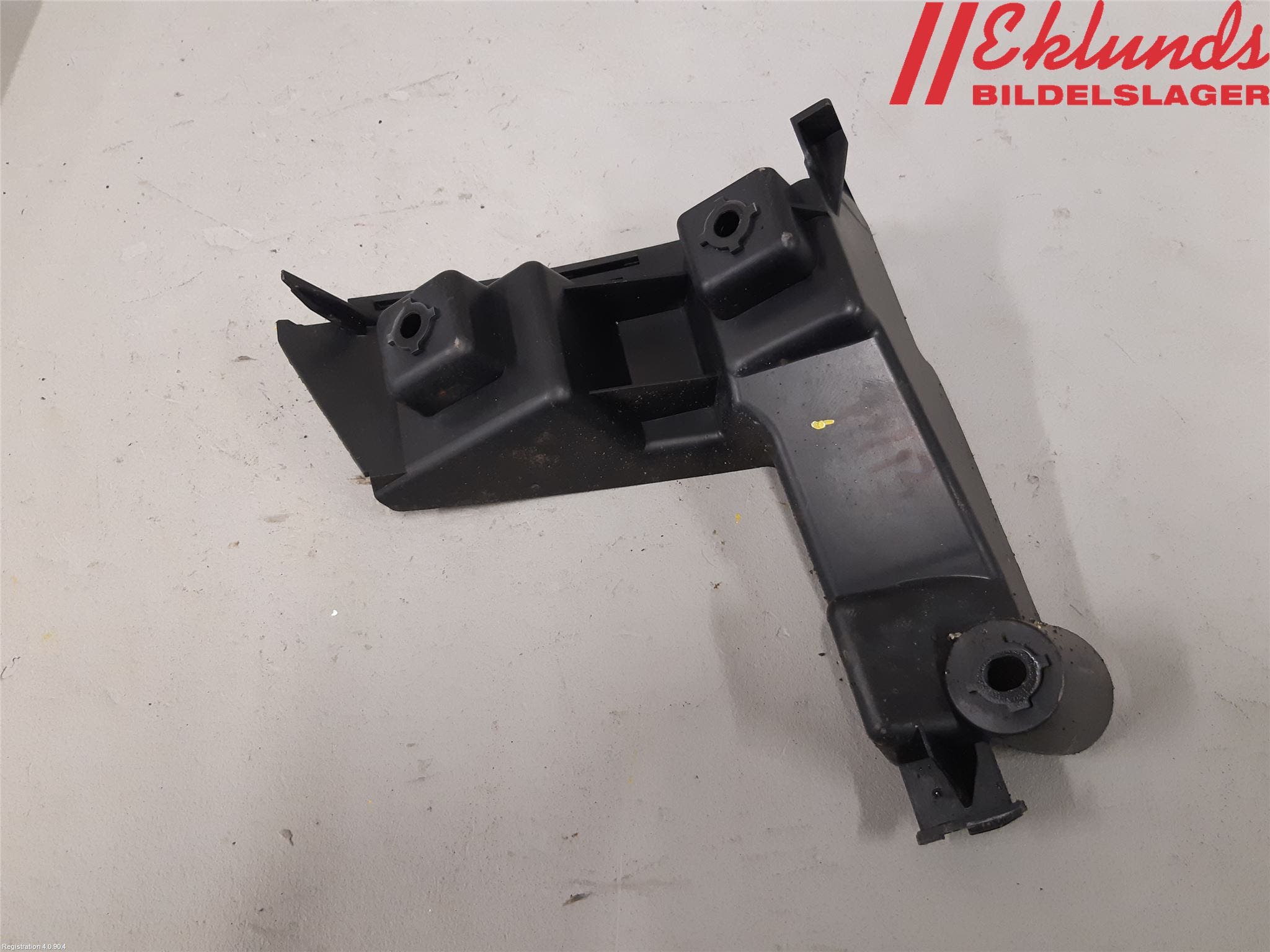 Volvo V70 08-13 Stötfångarfäste Bak Hö