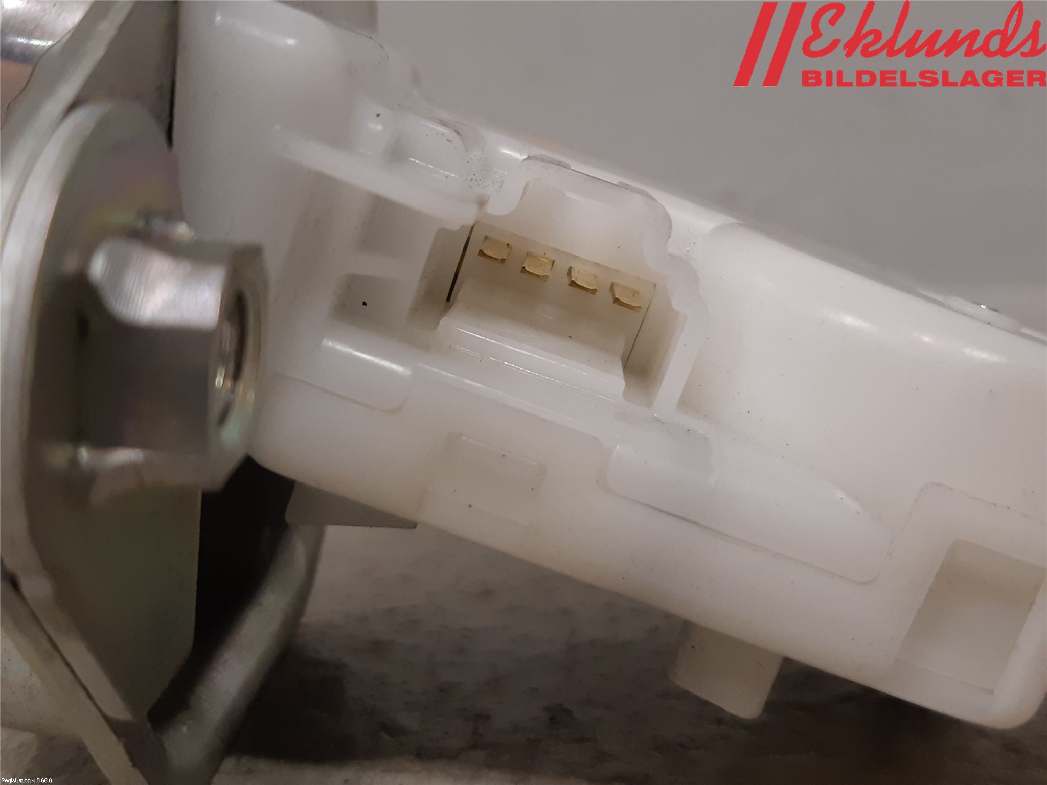 Subaru OUTBACK 10-15 Låskista Baklucka