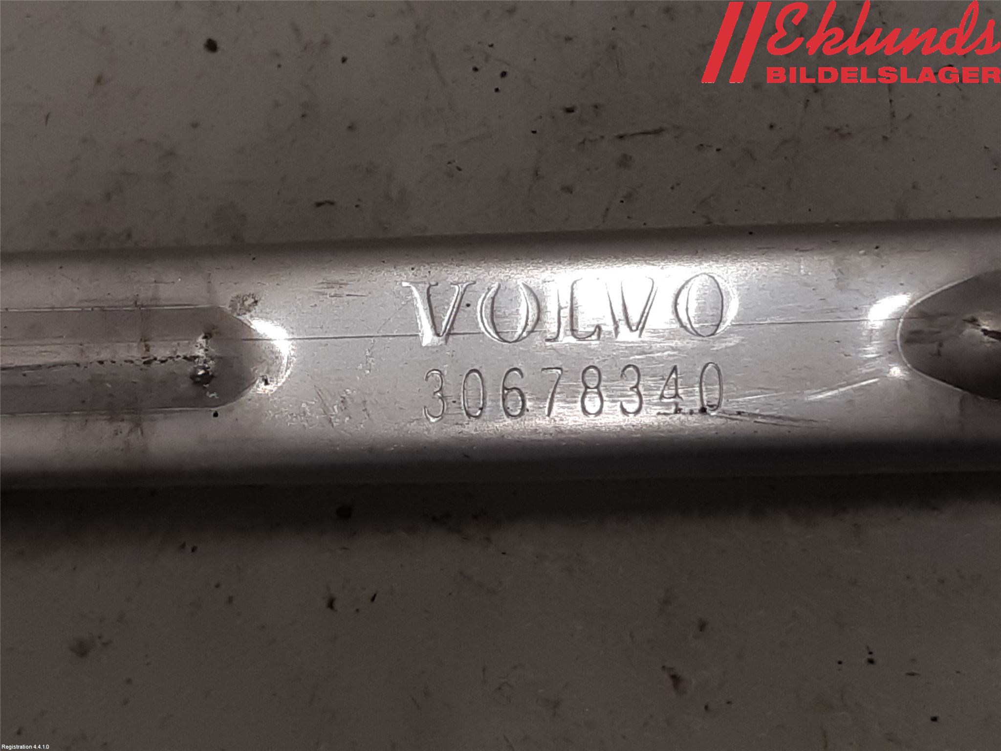 Volvo V70 08-13 Strålkast Fästsarg