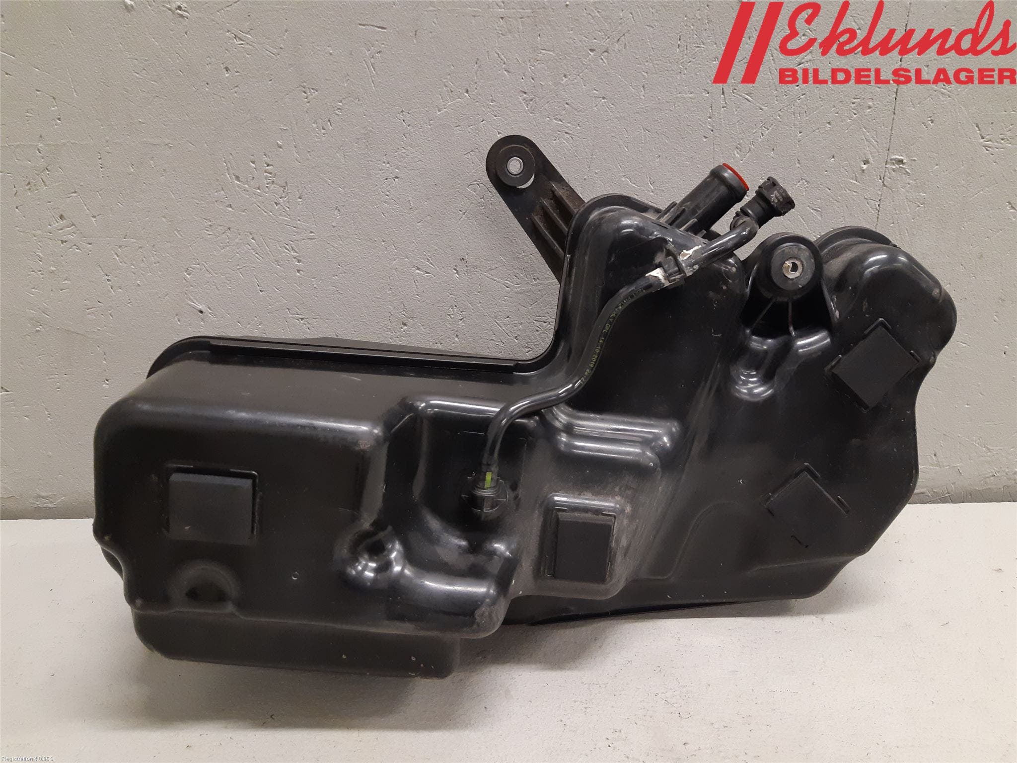 BMW 1 F20/F21 11-19 Adblue Tank