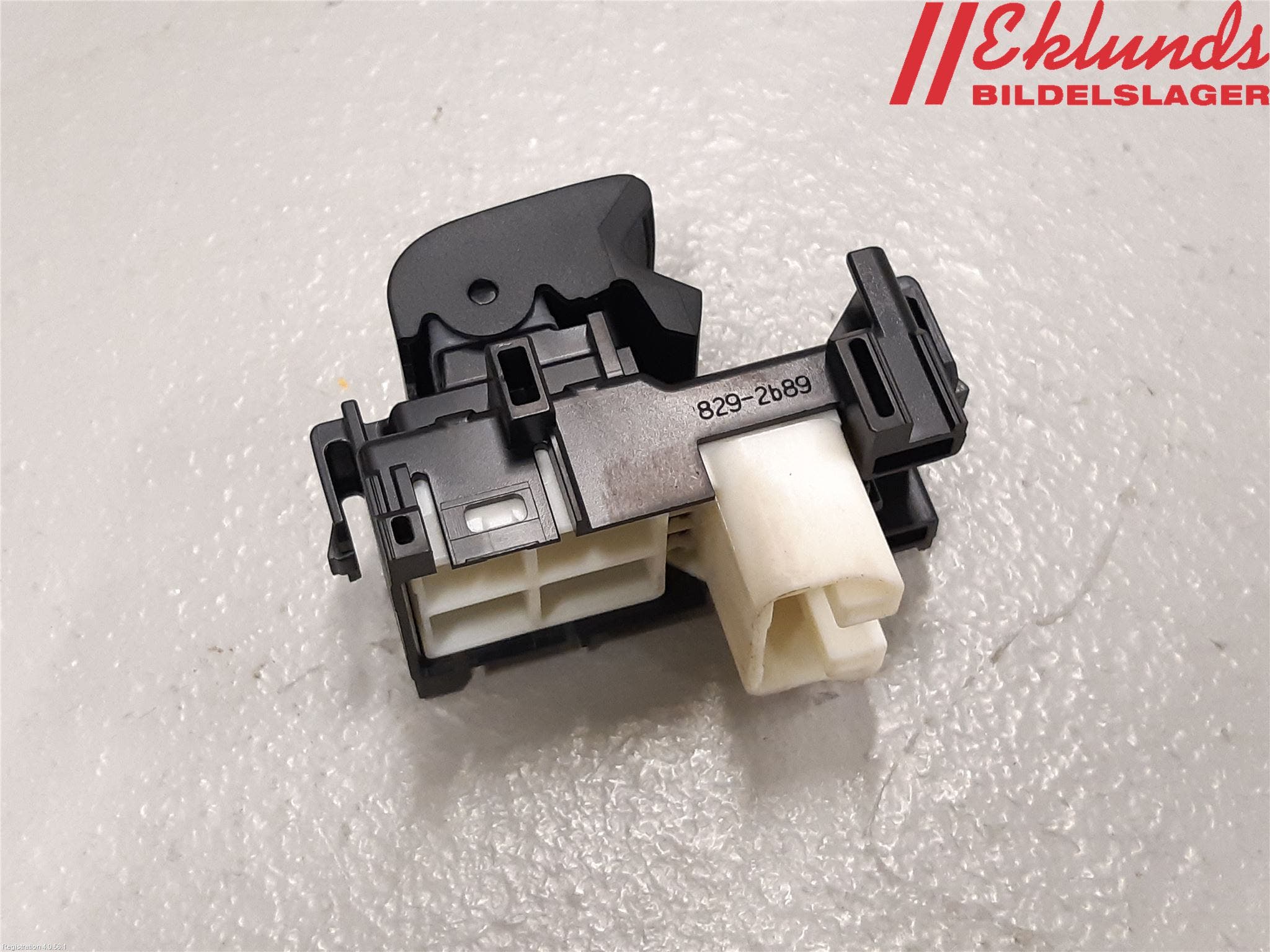 Toyota RAV4 13-18 Strömställare Elhiss