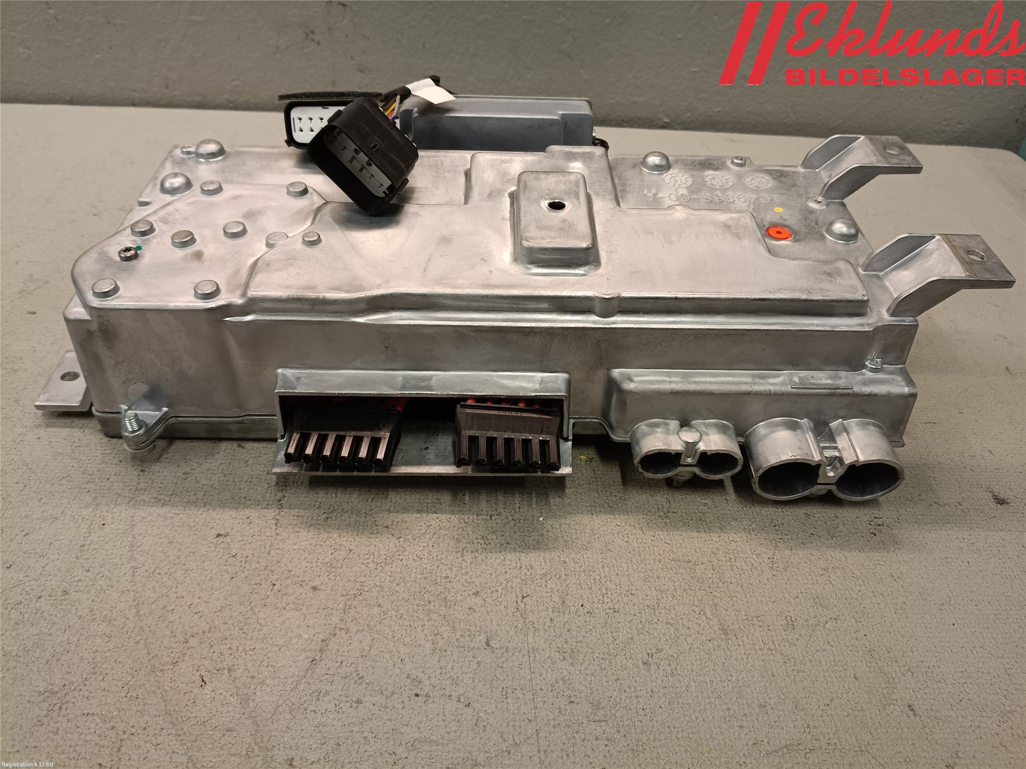 Tesla MODEL S 13- Inverter 12 -> 220 V