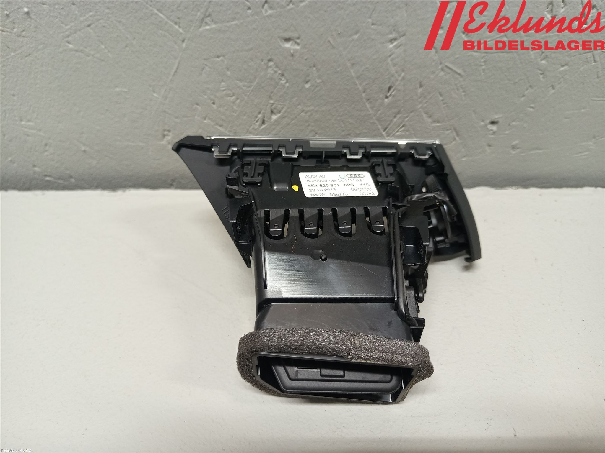 Audi A6 F2/C8 19- Defrosterkanal-Munstycke