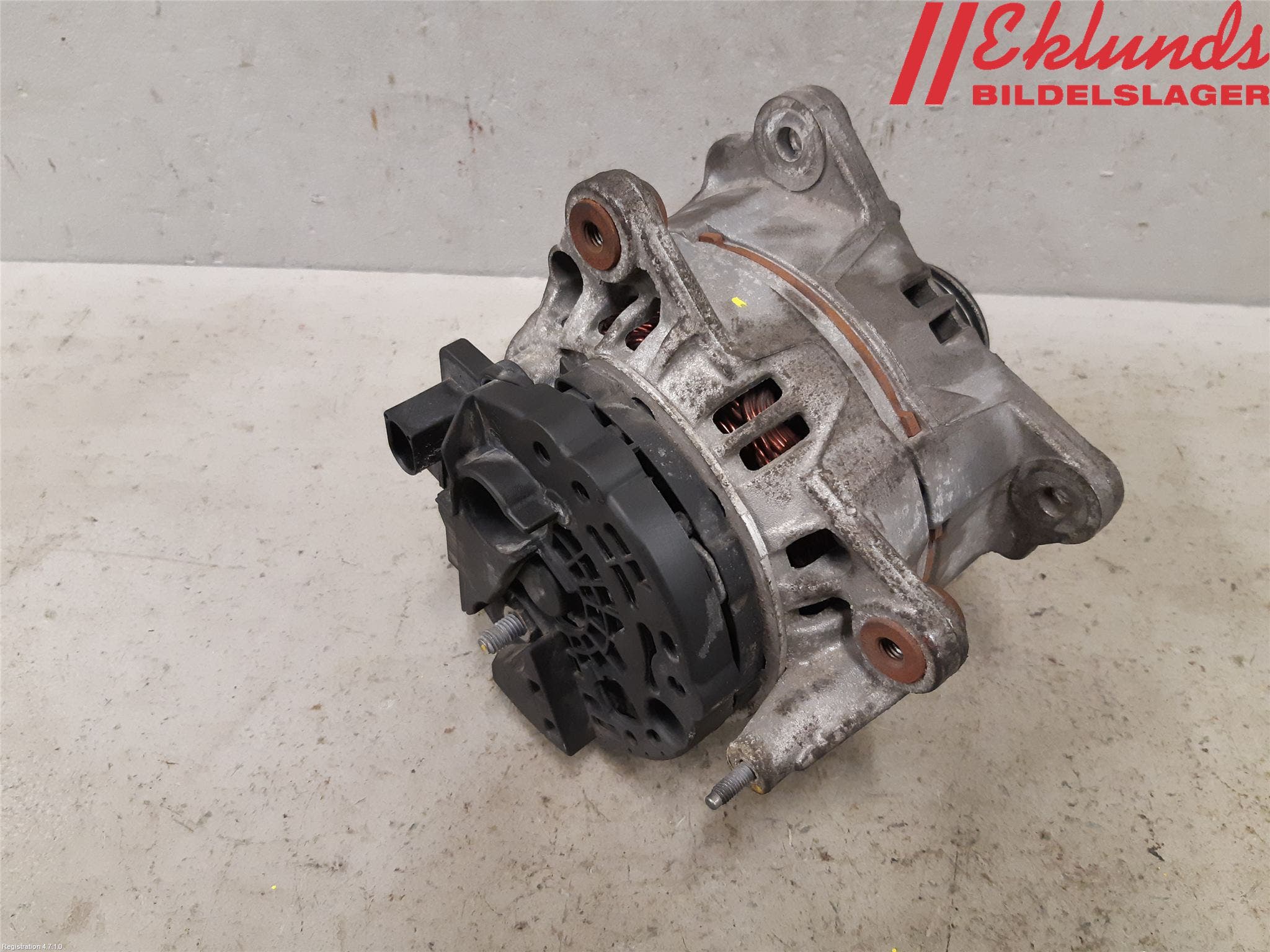 Volkswagen VW CADDY 11-15 Generator