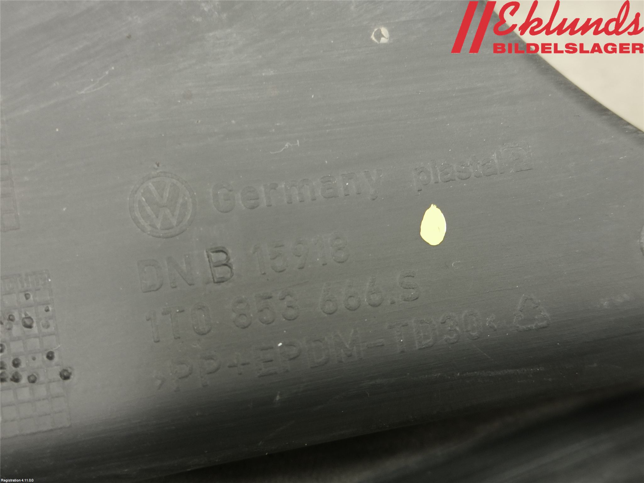 Volkswagen VW TOURAN 10-15 Dimljussarg Fram