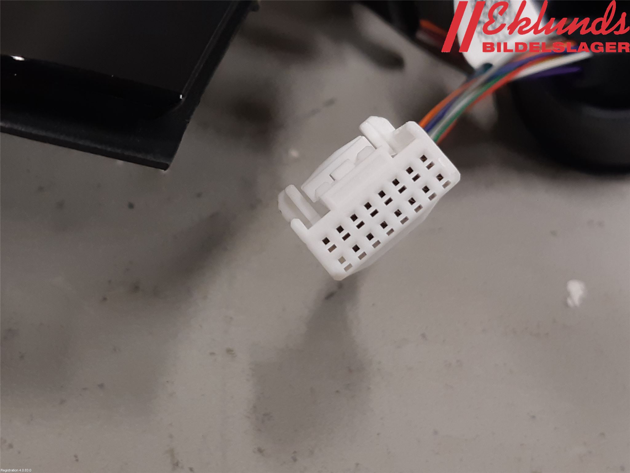 Tesla MODEL Y 21- Tanklucka