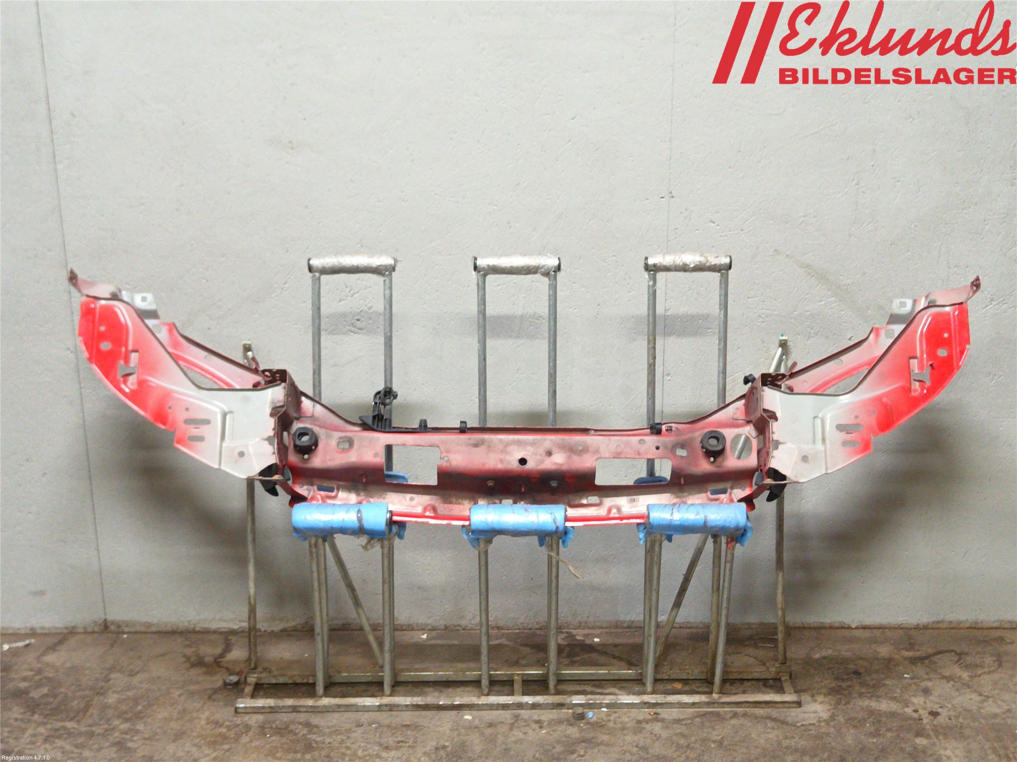 Volvo V50 08-12 Front Huvlåsplåt-Balk