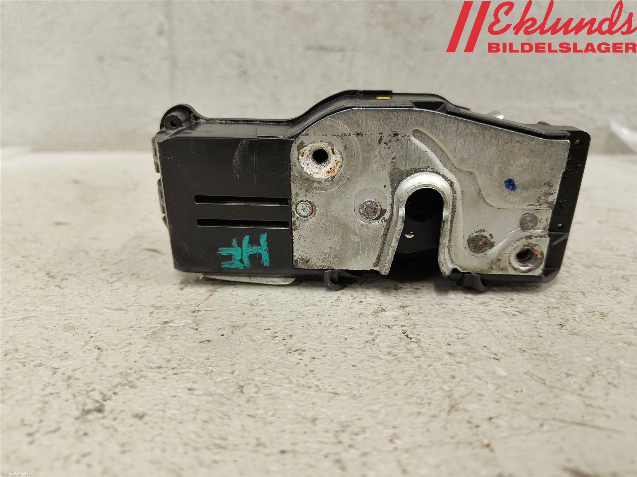 Tesla MODEL S 13- Låskista-Dörrlås