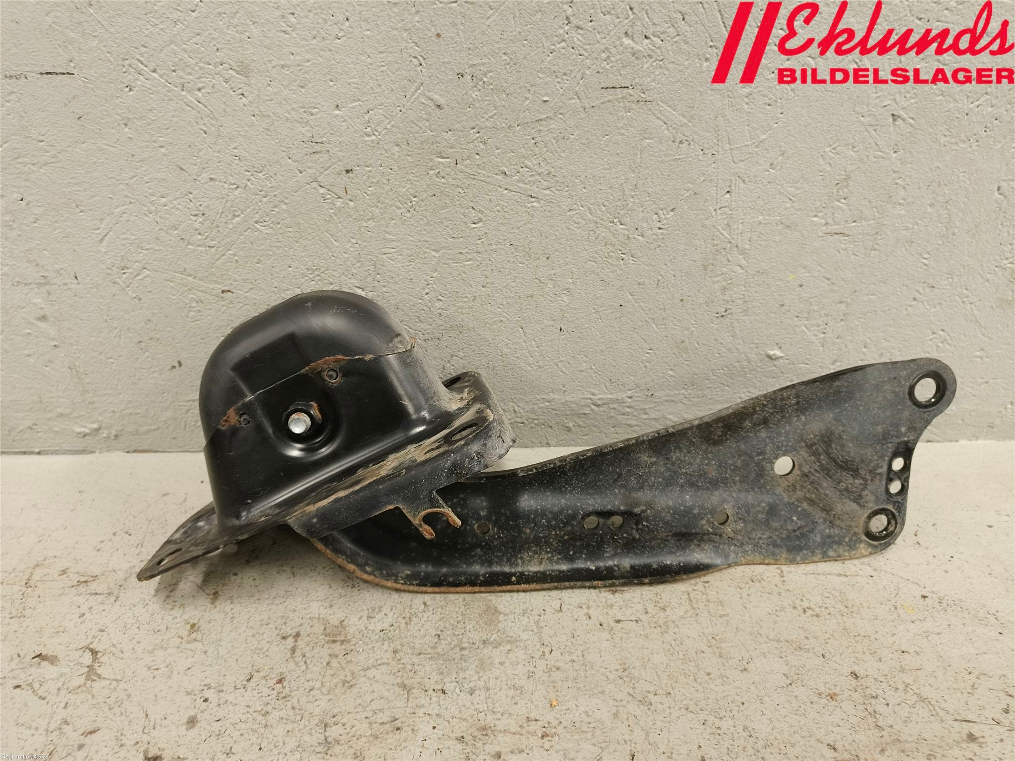 Volkswagen VW PASSAT 15-19 Bärarm Bak Höger