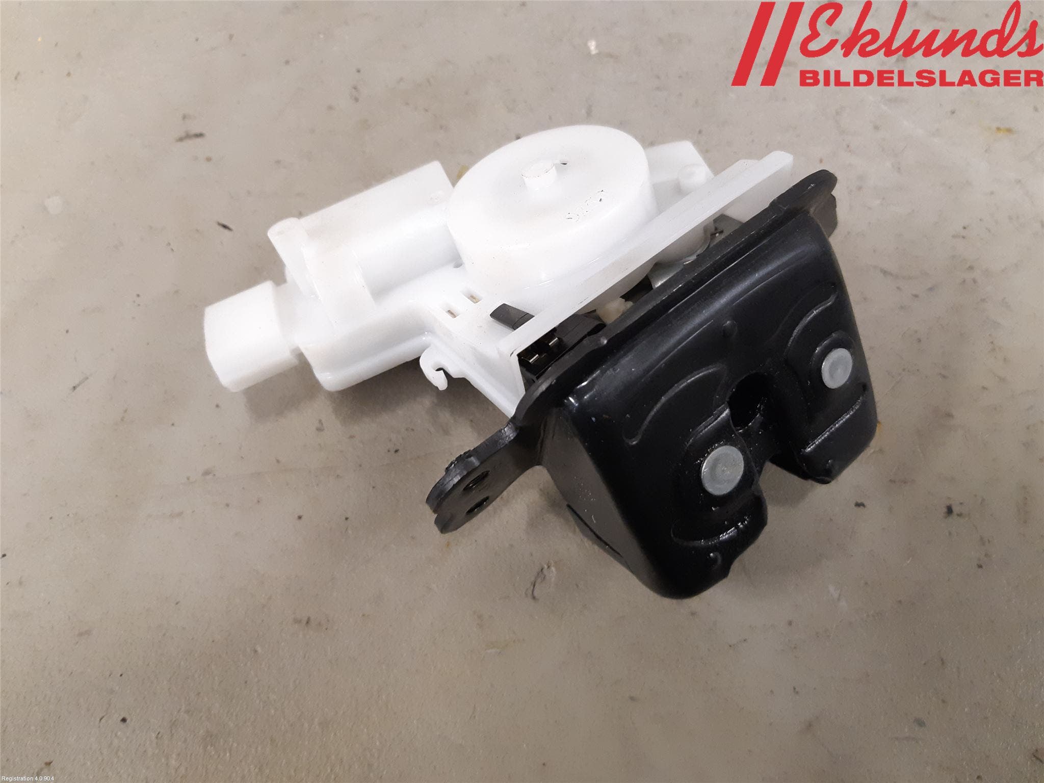 Toyota RAV4 19- Låskista Baklucka