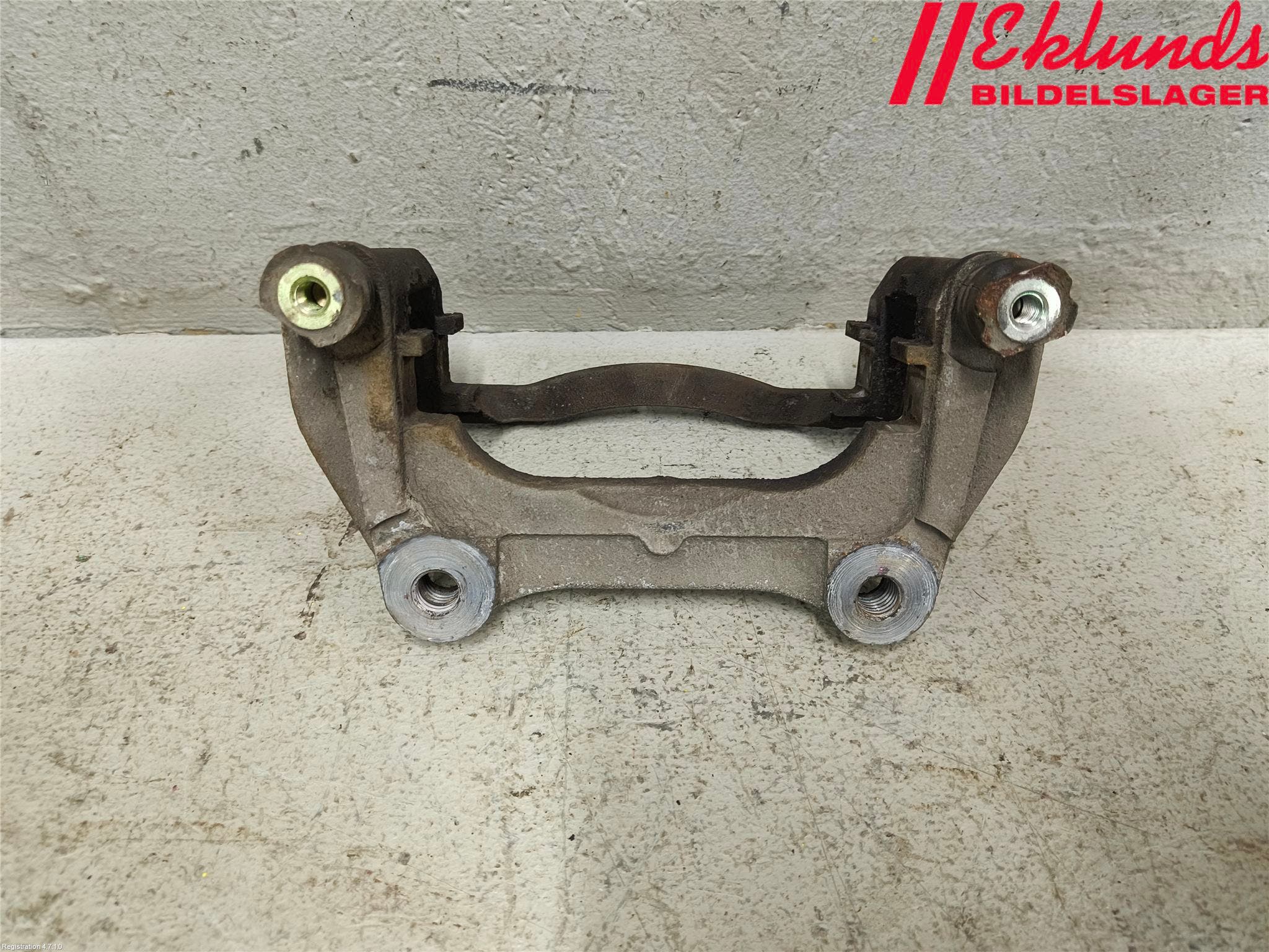 Opel INSIGNIA 17- Bromsokshållare