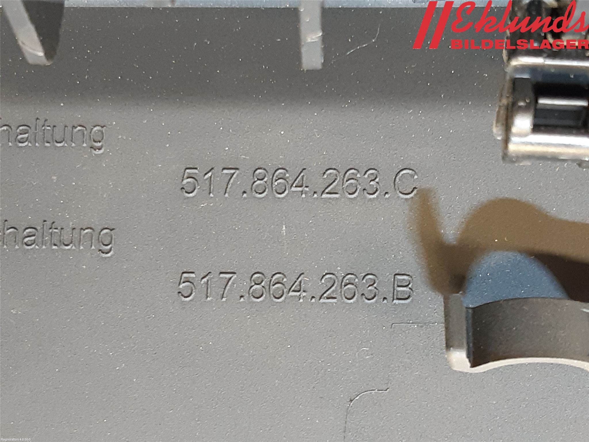 Volkswagen VW GOLF SPORTSVAN 15-20 Instrumentbräda Förvaringsfack