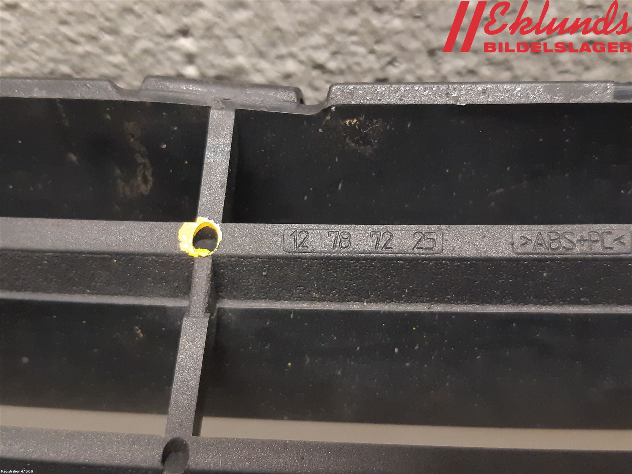 Saab 9-3 VER 2 Grilldel Mitt