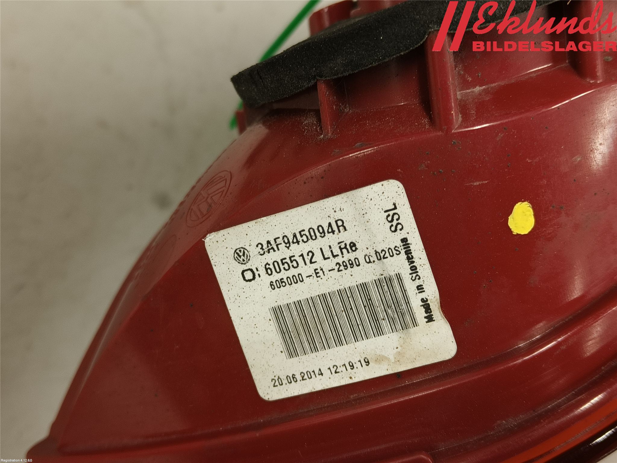 Volkswagen VW PASSAT 11-14 Bakljus Lucka Hö