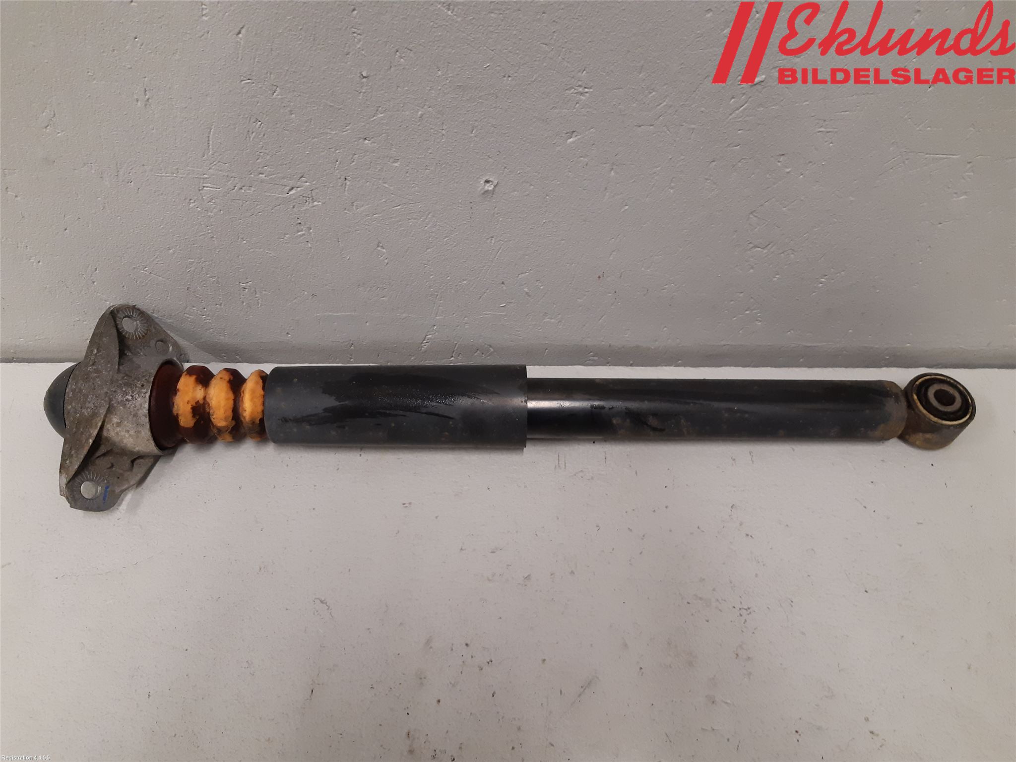 Volkswagen VW PASSAT 11-14 Stötdämpare Bak