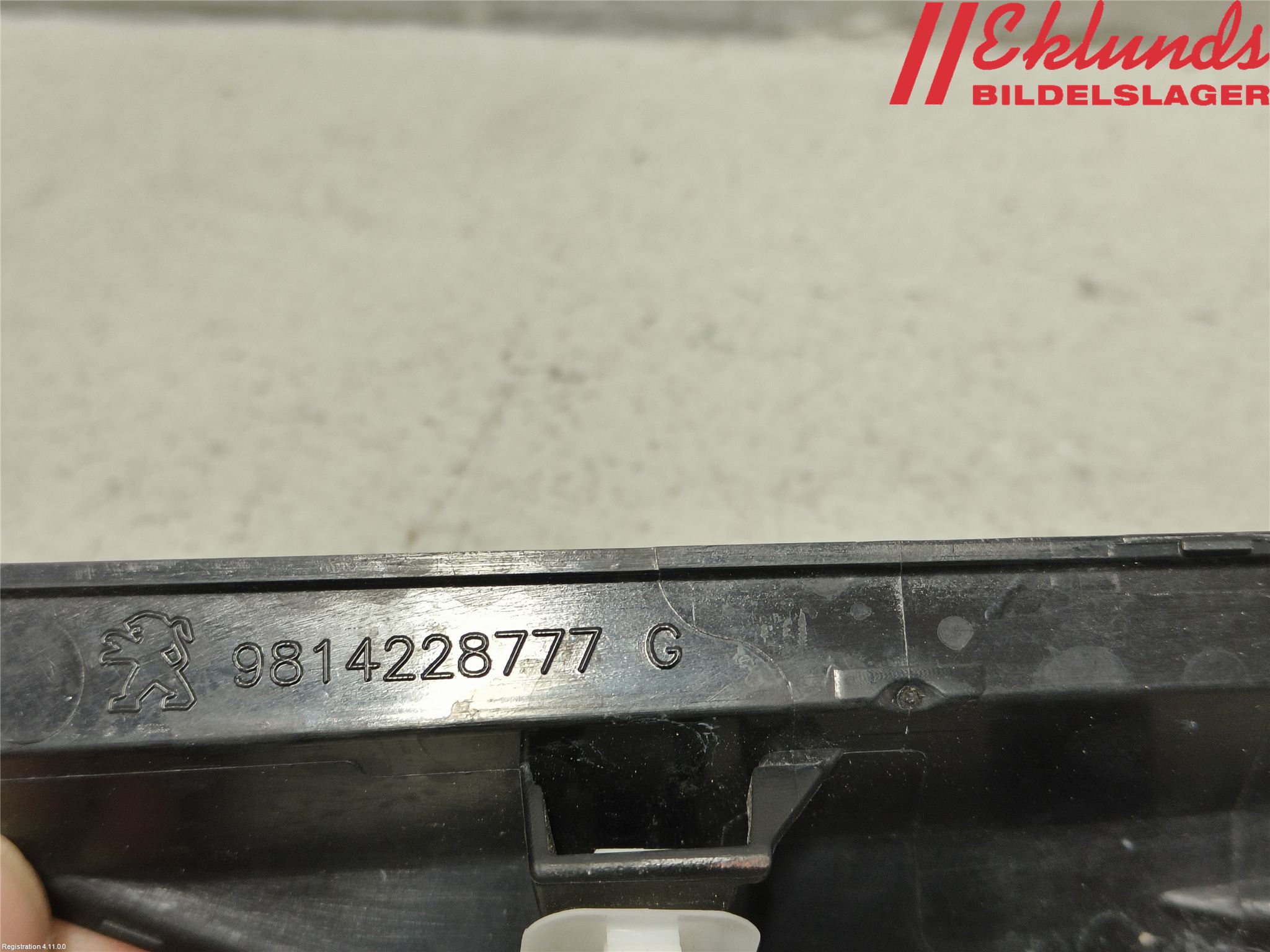 Peugeot 5008 17-24 List Framskärm Vä