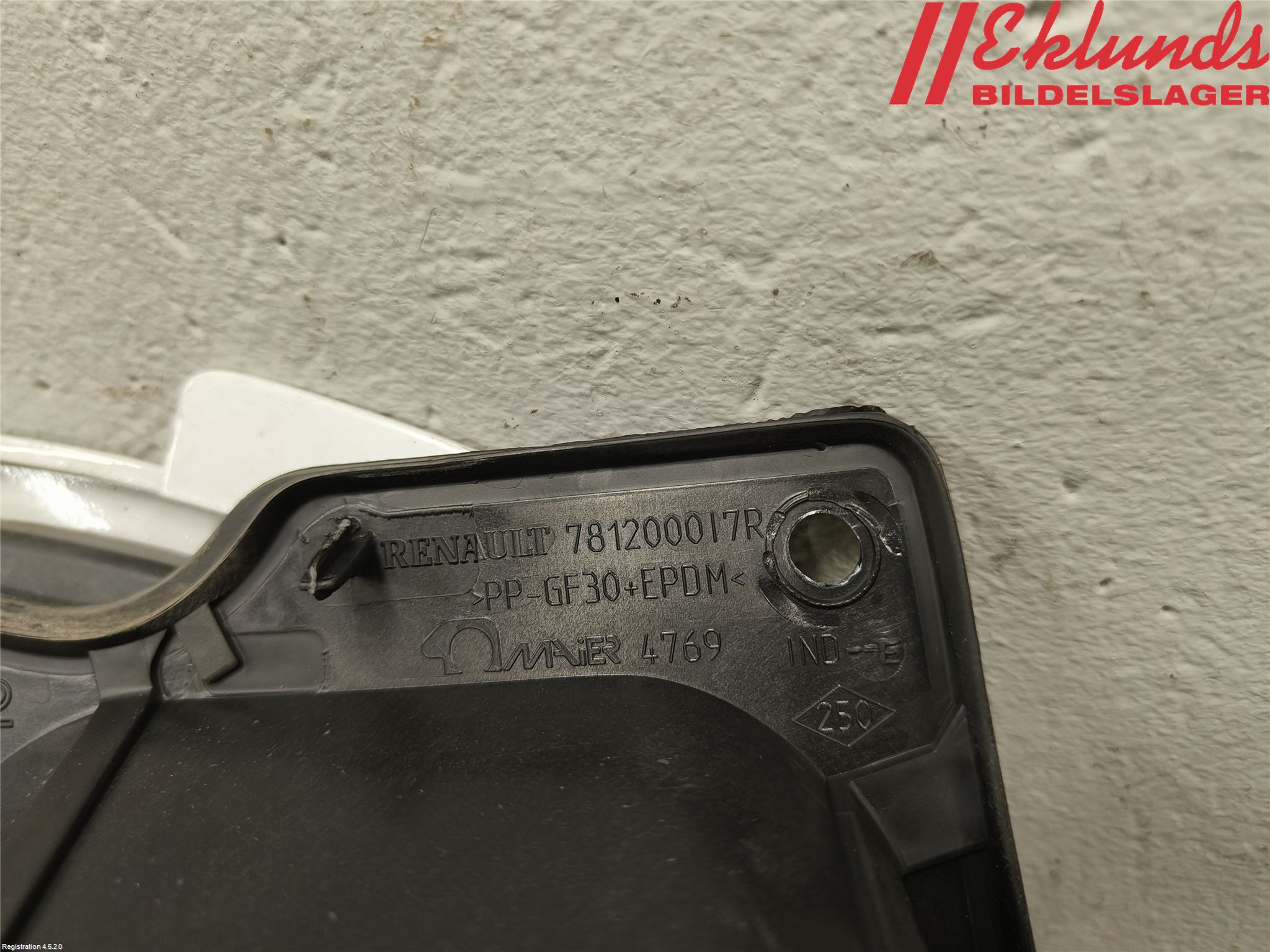 Renault MASTER III 20-24 Tanklucka