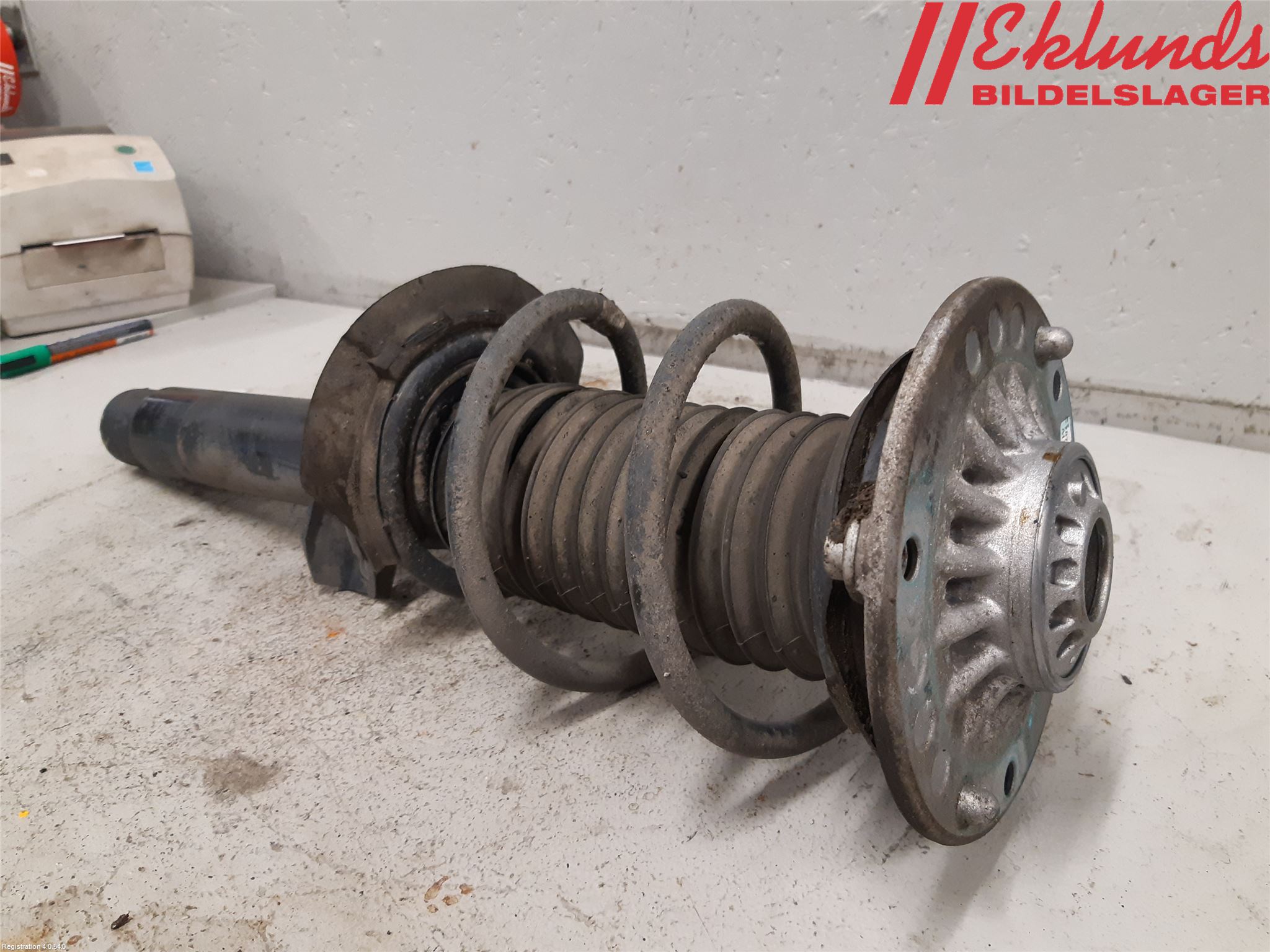 BMW 4 F32/F33/F82/F83 13-20 Fjäderben Fram Höger