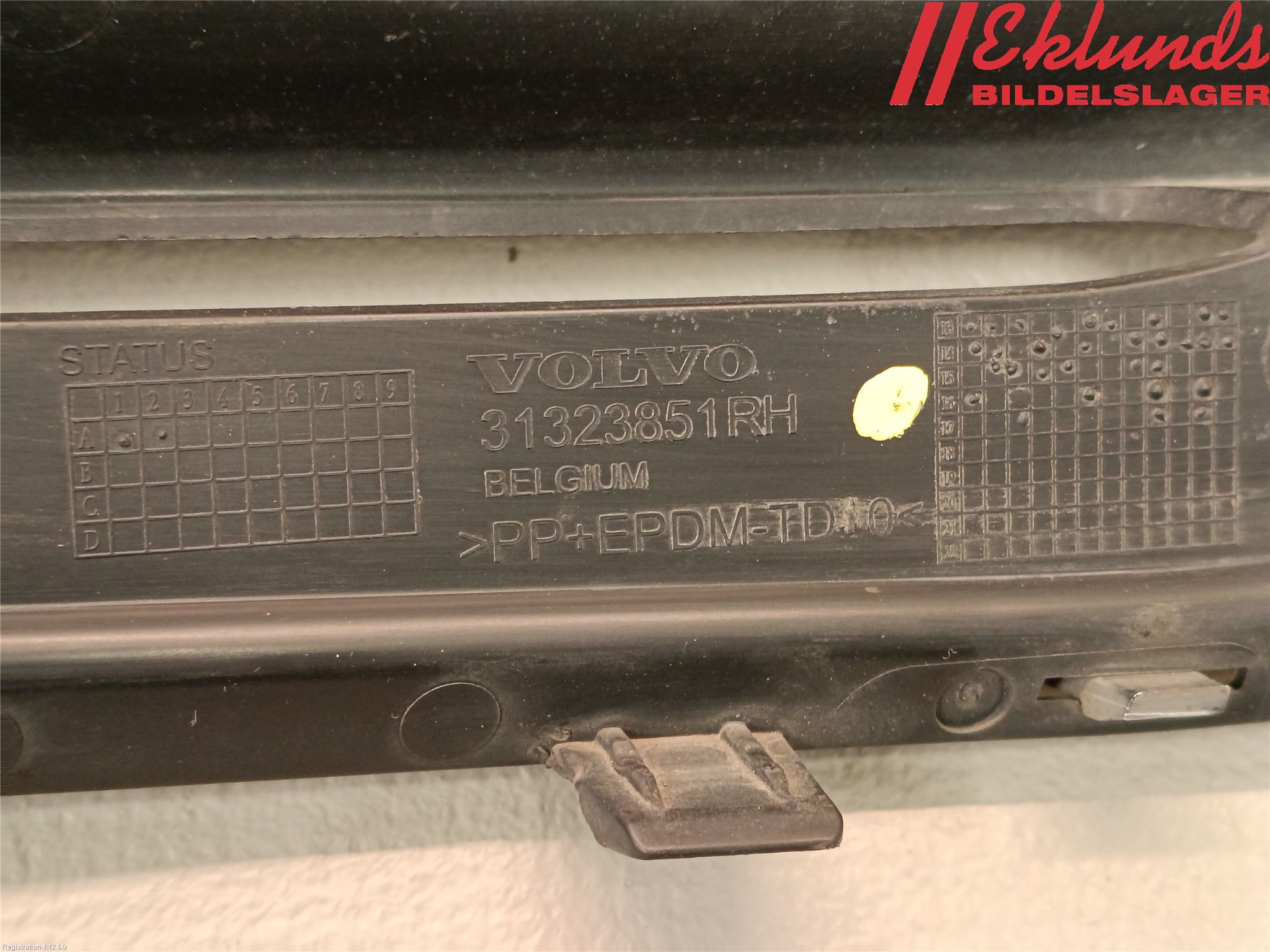 Volvo V60 14-18 Dimljussarg Fram