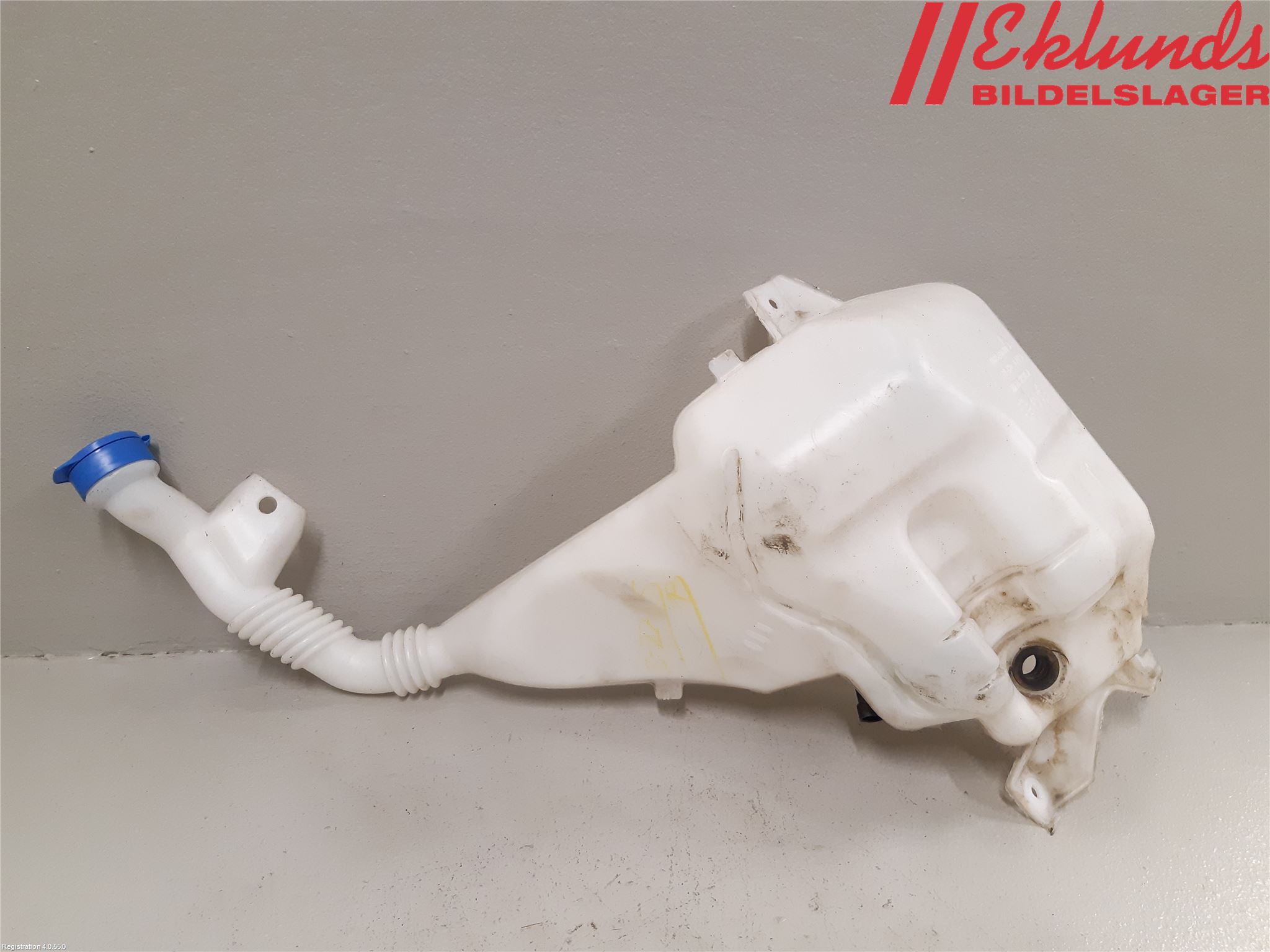 Tesla MODEL S 13- Spolartank Vindruta