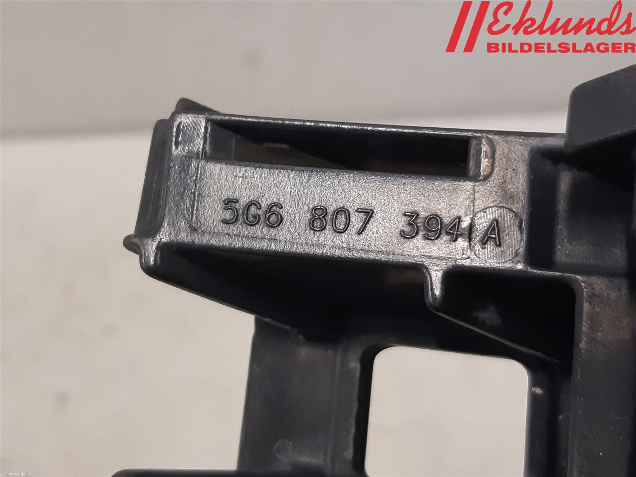 Volkswagen VW GOLF / E-GOLF VII 13-20 Stötfångarfäste Bak Hö