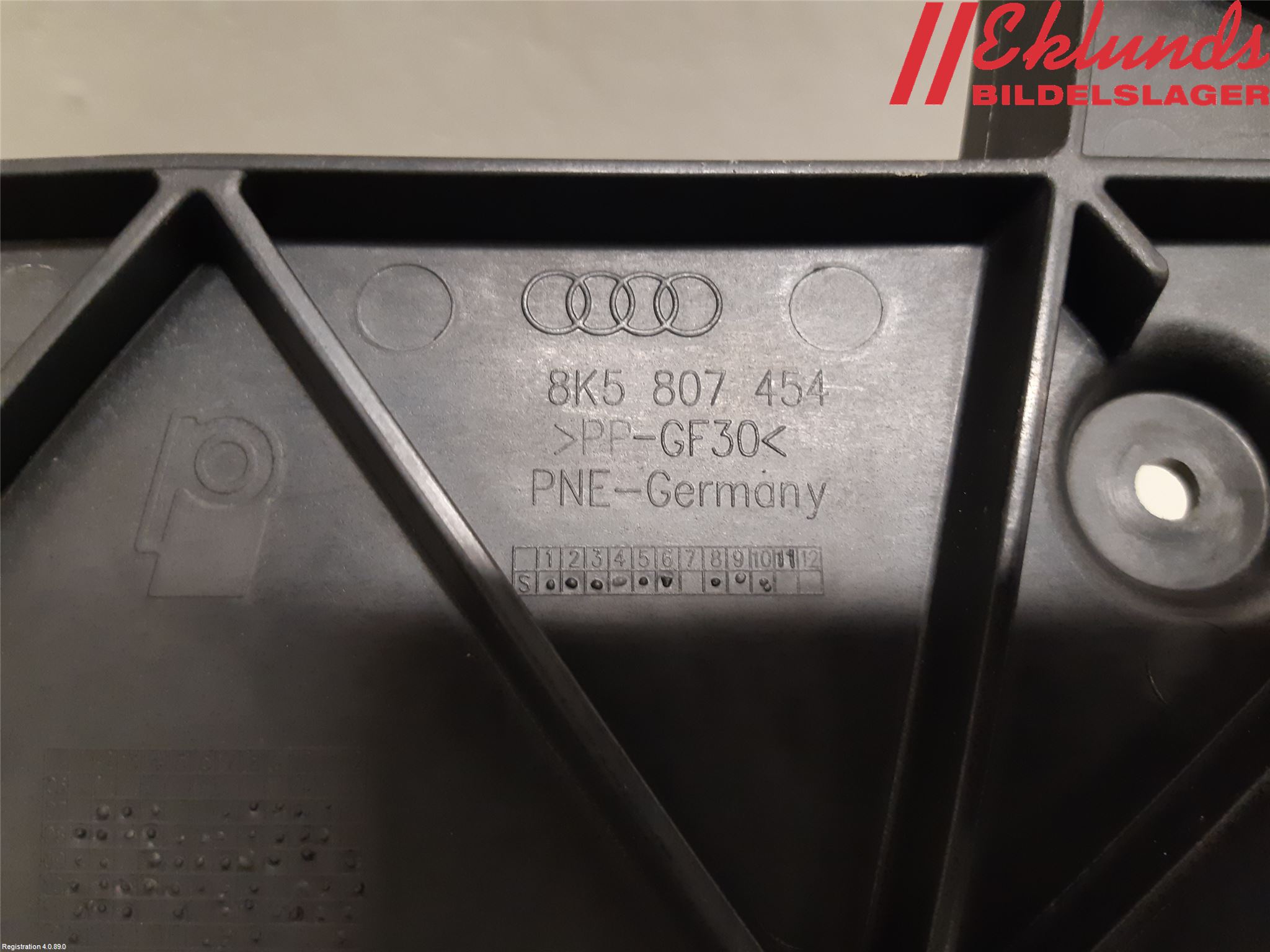 Audi A4/S4 08-11 Stötfångarfäste Bak Hö