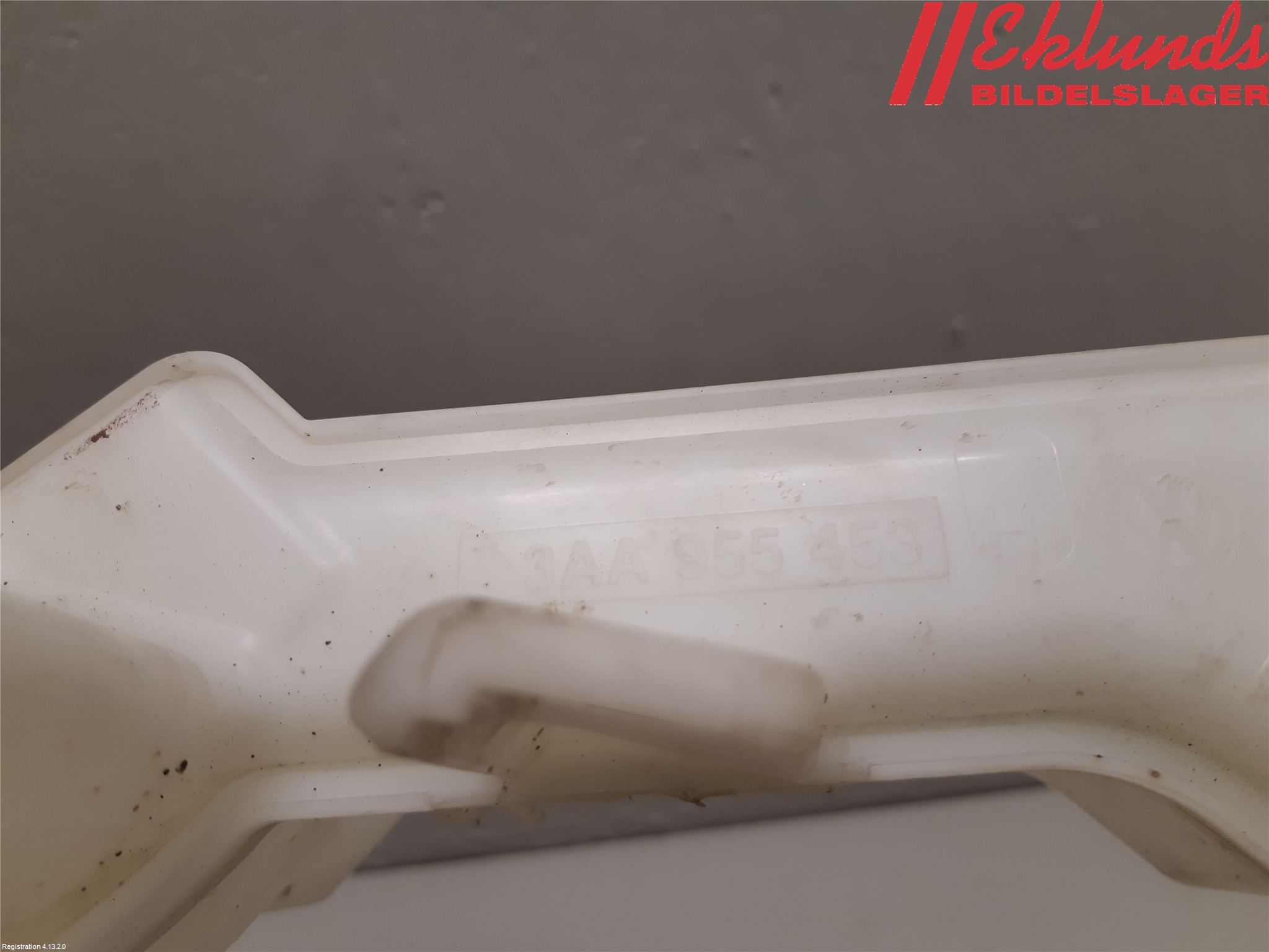 Volkswagen VW PASSAT 11-14 Spolartank Vindruta-Strål