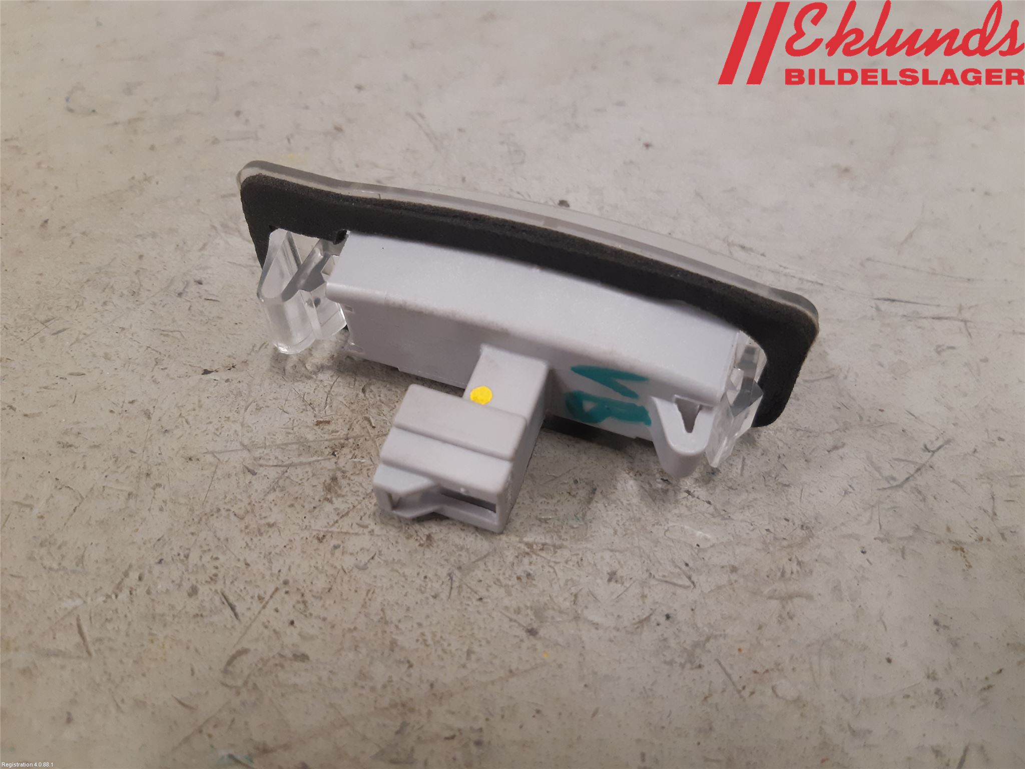 Mitsubishi OUTLANDER 13-21 Skylt Belysning