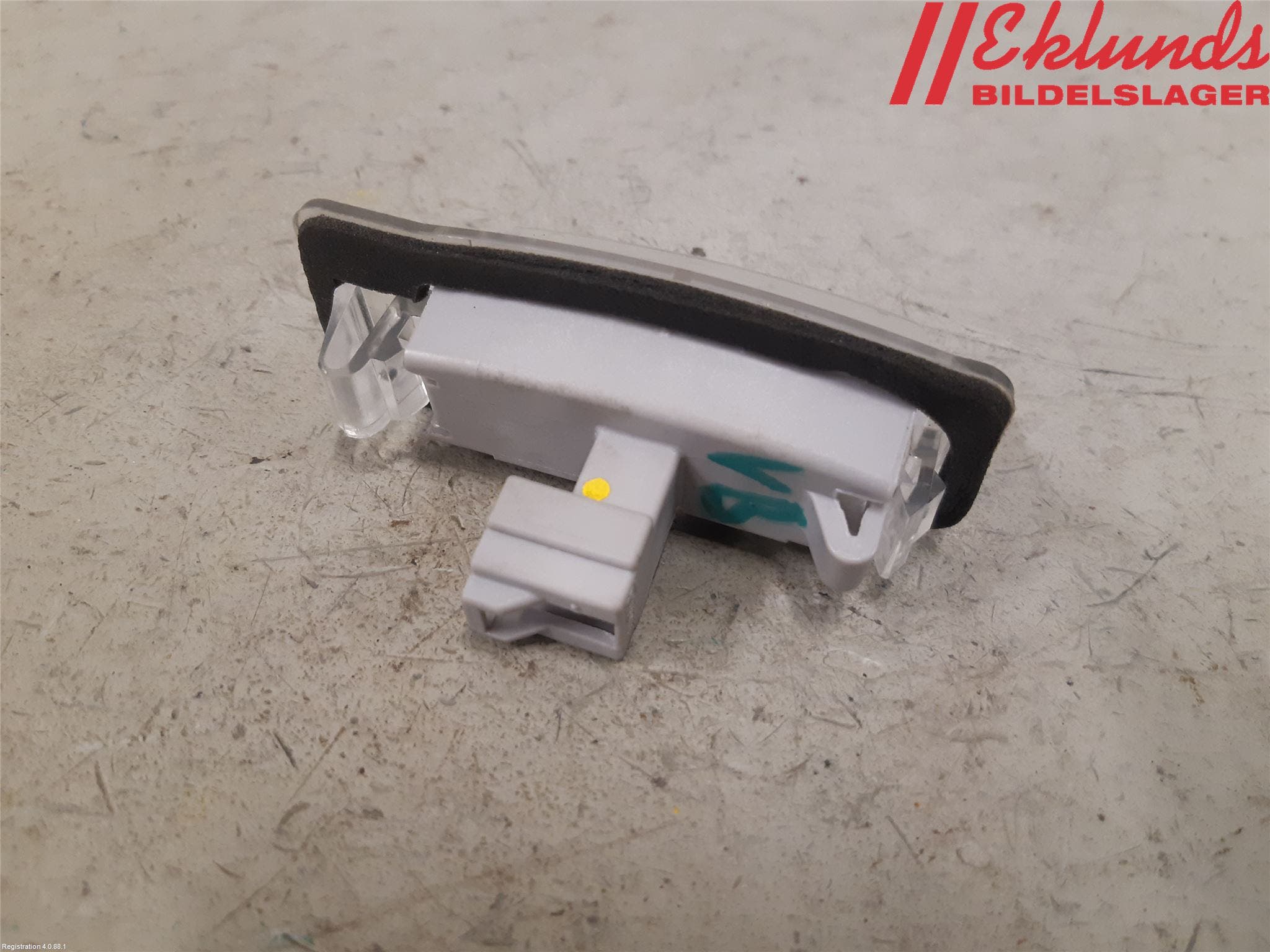 Mitsubishi OUTLANDER 13-21 Skylt Belysning