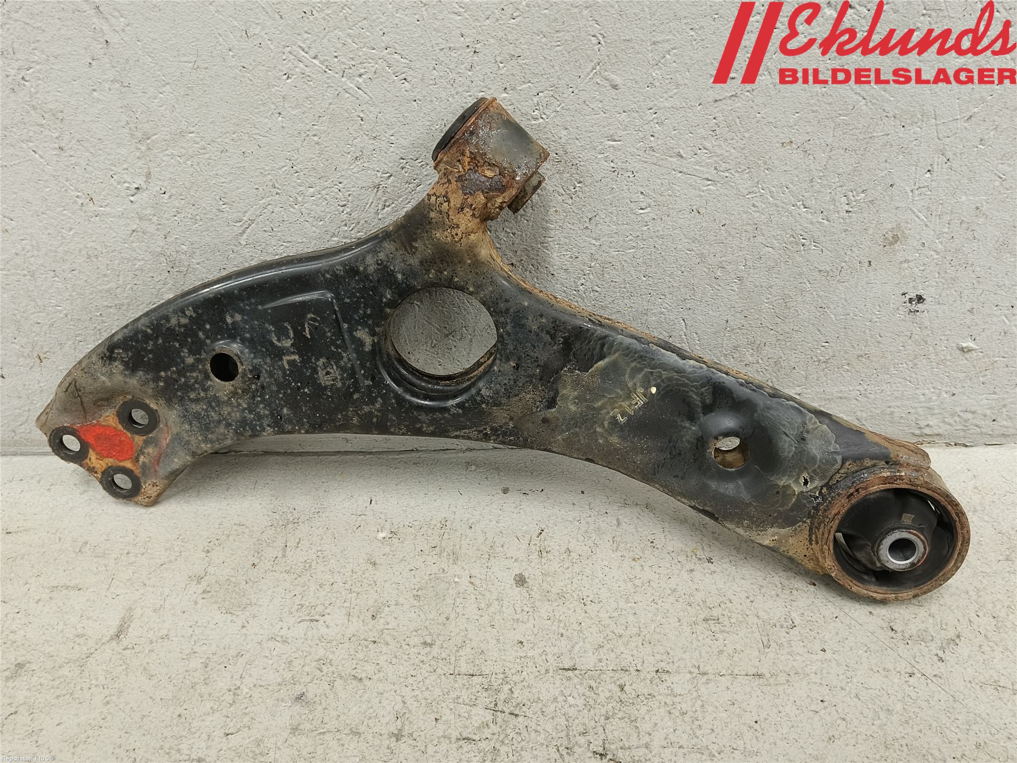 Kia SORENTO 10-14 Bärarm Fram Undre Vä