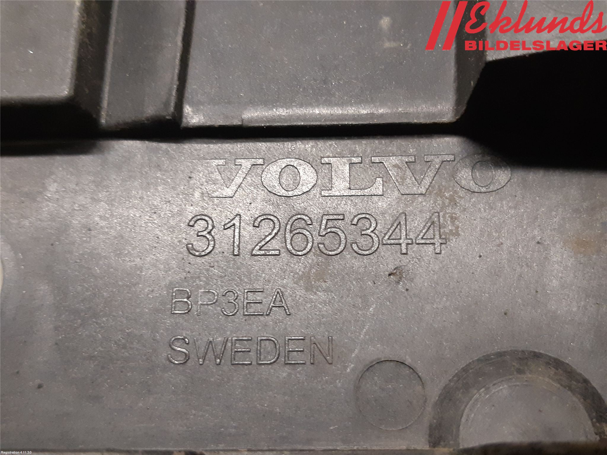 Volvo V70 08-13 Stötfångarfäste Fram Vä