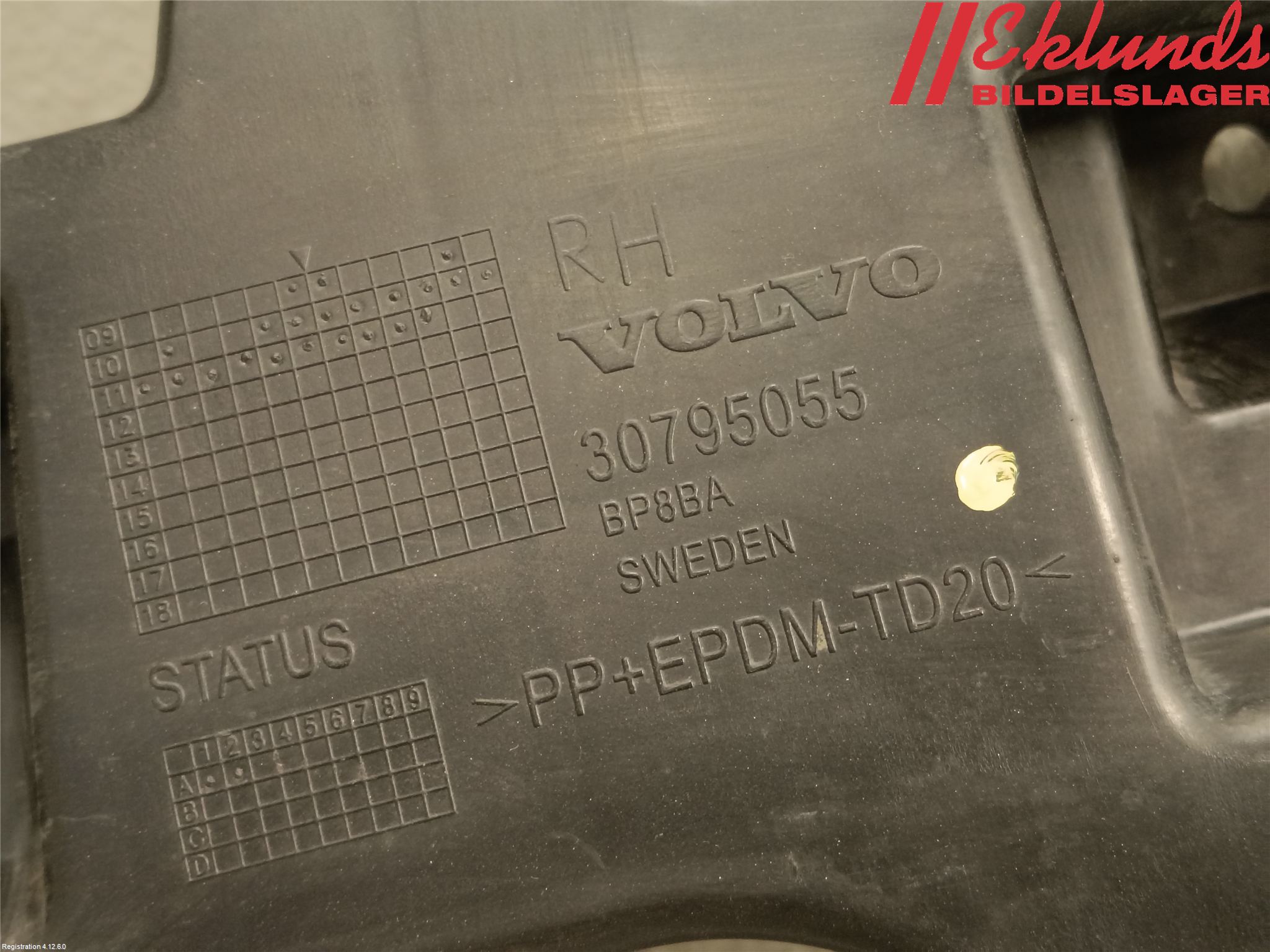 Volvo S60 11-13 Stötfångarfäste Bak Hö