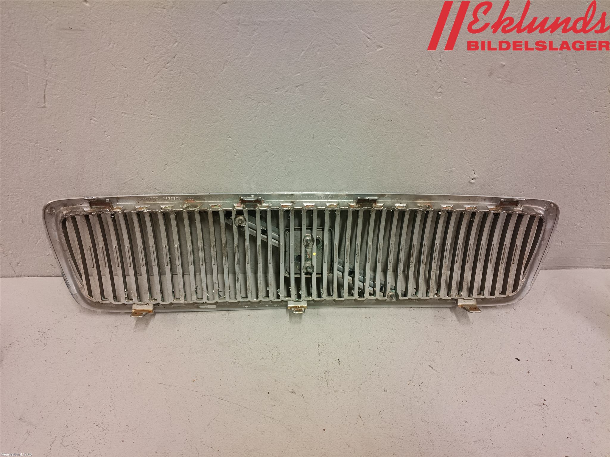 Volvo V70 00-04 Grill Komp