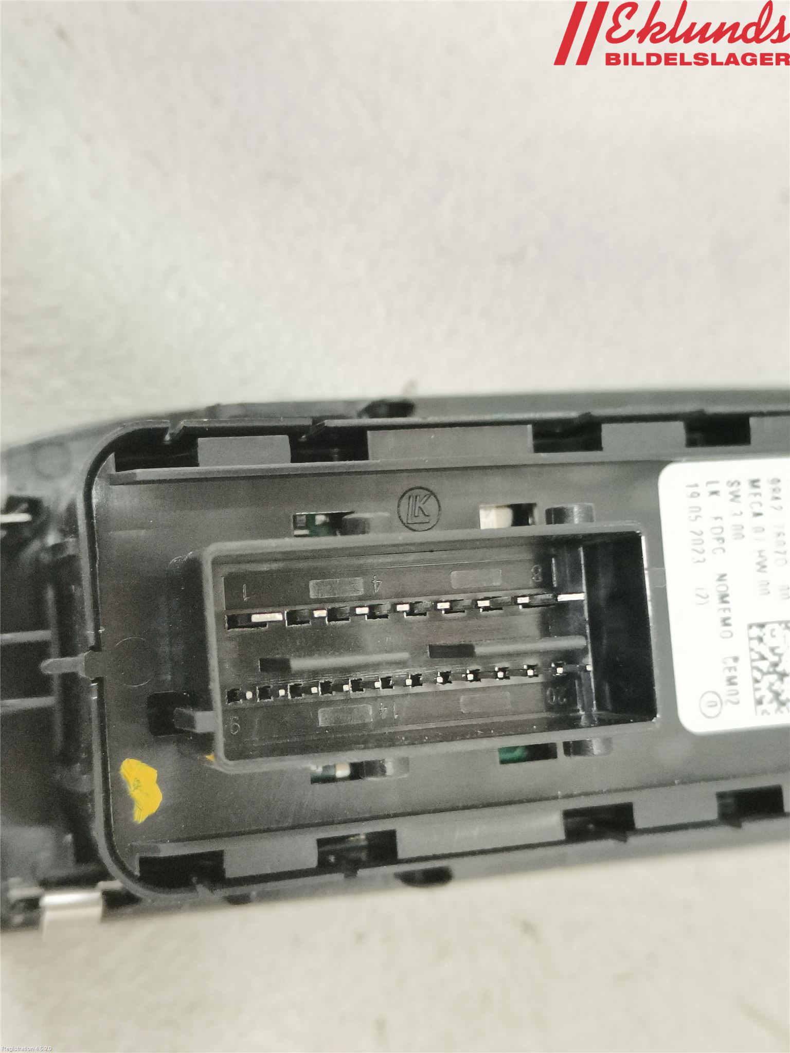 Peugeot 2008/E-2008 20- Strömställare Elhiss