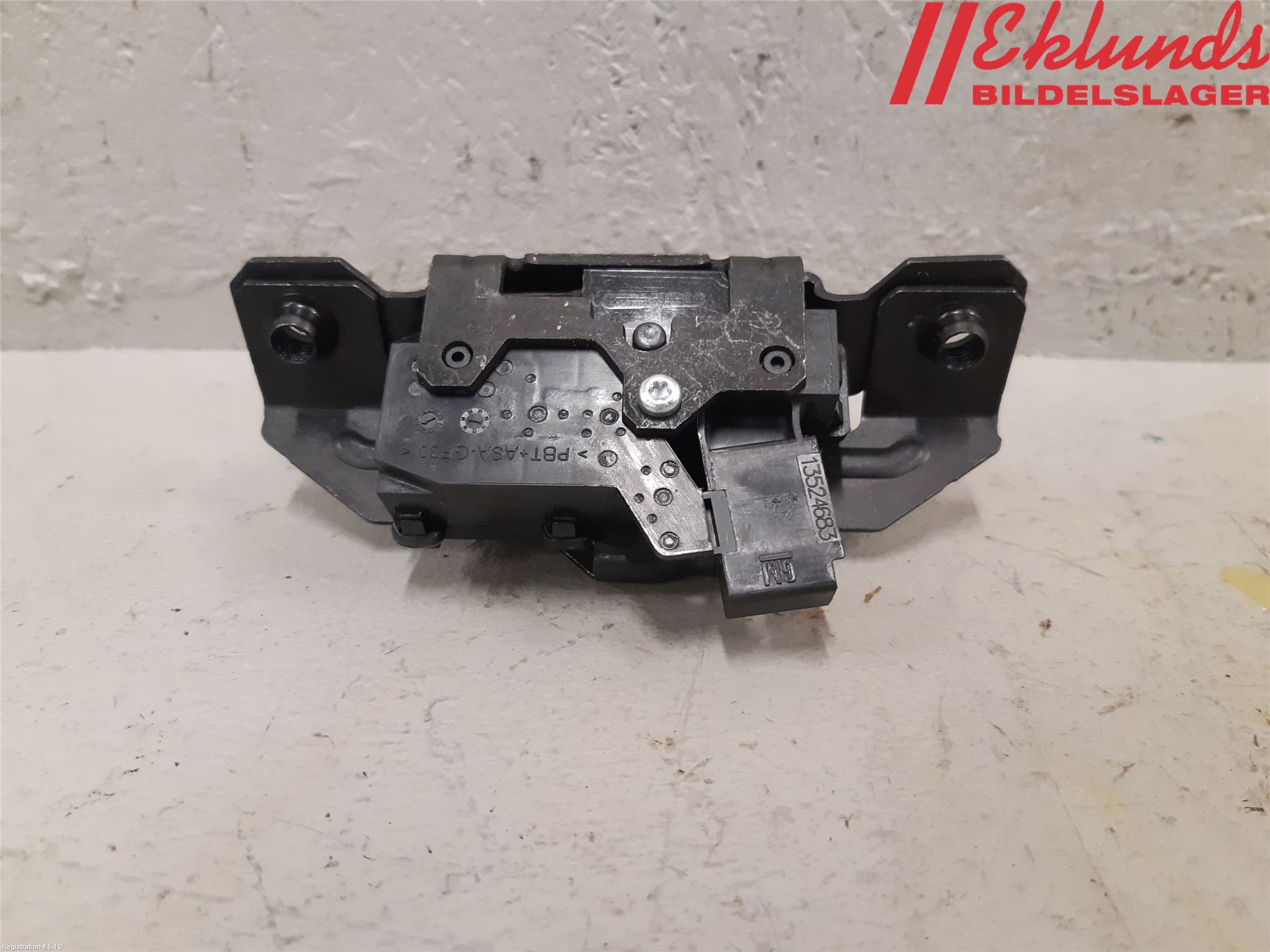 Opel ASTRA J 10-15 Låskista Baklucka