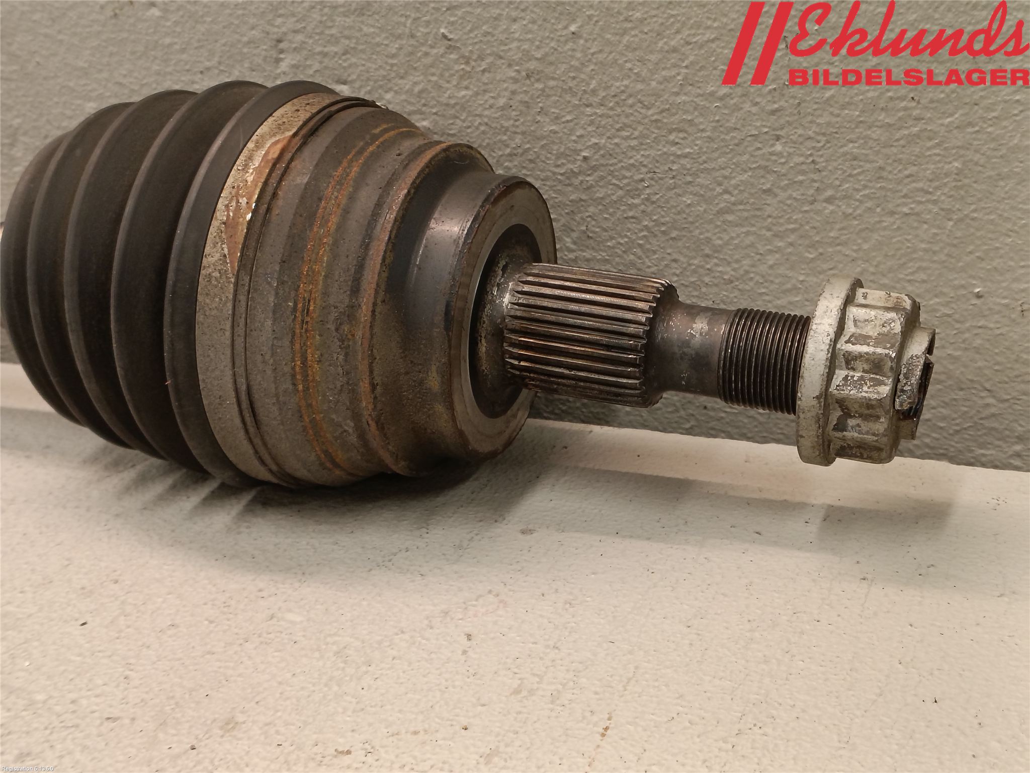 Mercedes-Benz MB ML/GLE-KLASS (W166) 12-18 Drivaxel Fram Vänster