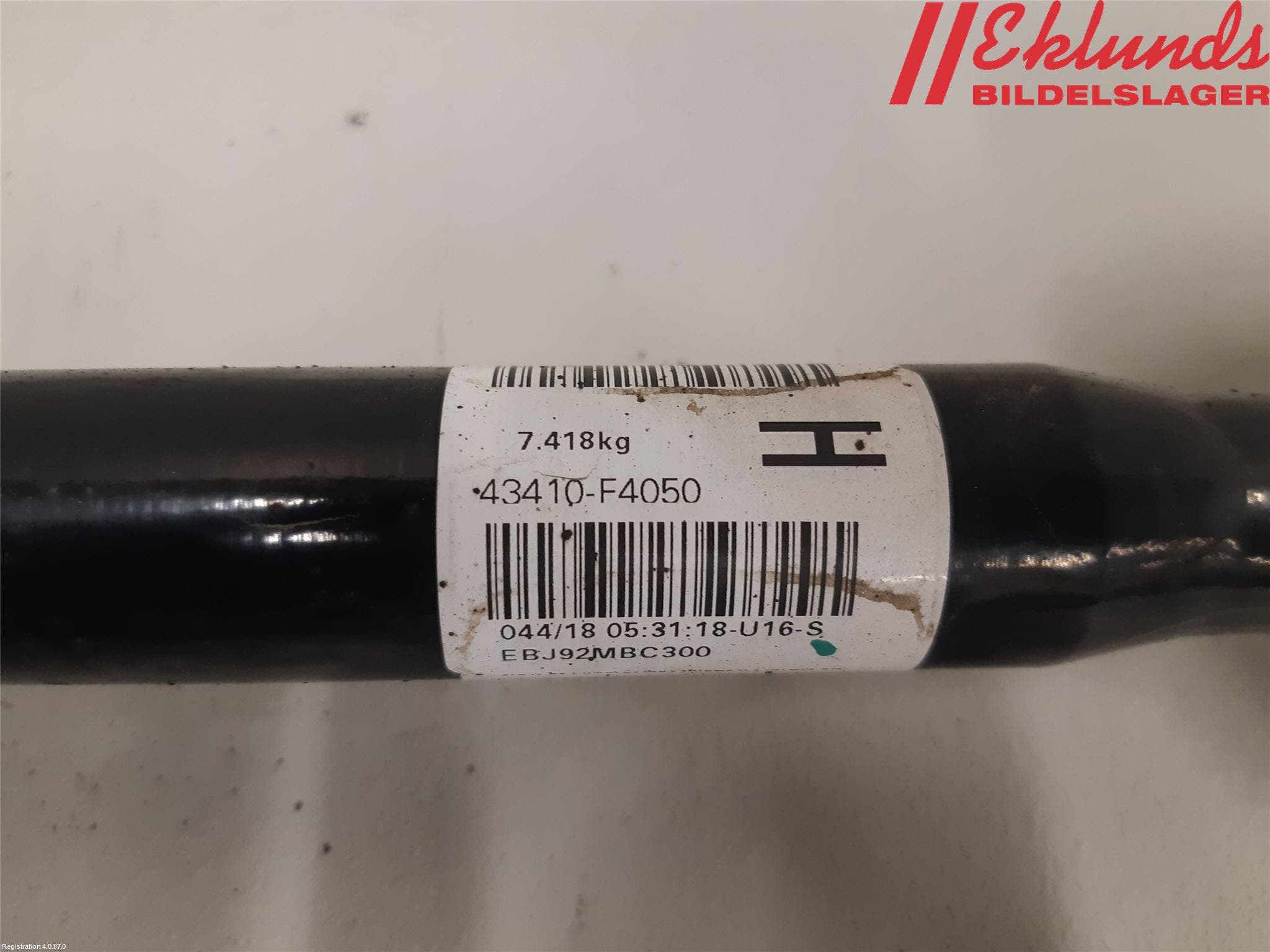 Toyota C-HR 16-23 Drivaxel Fram Höger