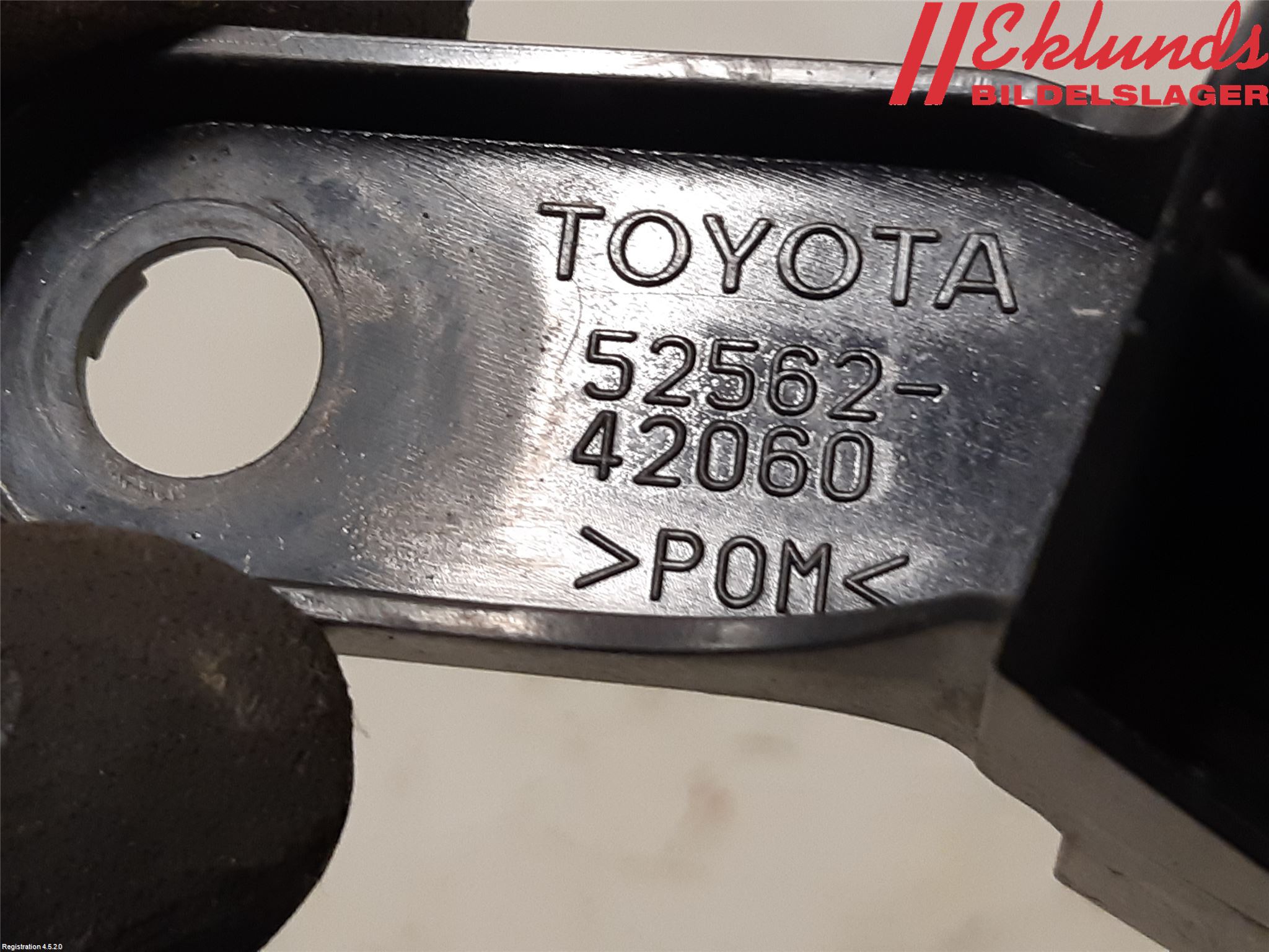 Toyota RAV4 19- Stötfångarfäste Bak Hö