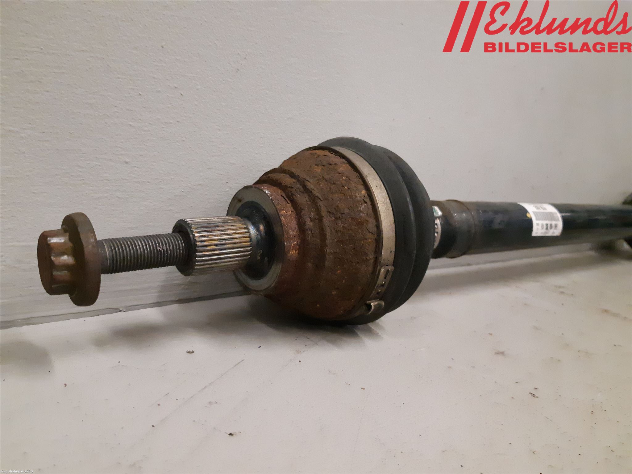 Volkswagen VW PASSAT 11-14 Drivaxel Fram Höger