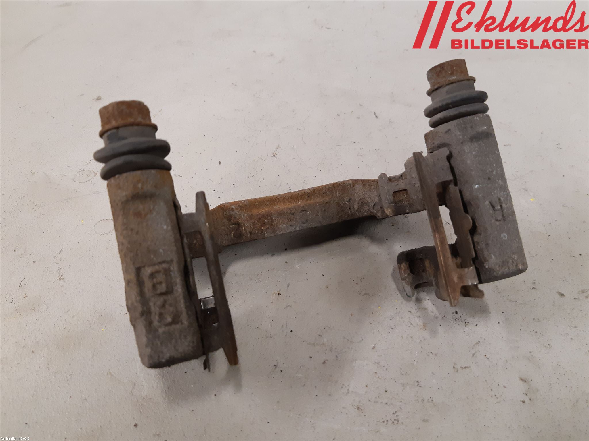 Toyota RAV4 13-18 Bromsokshållare