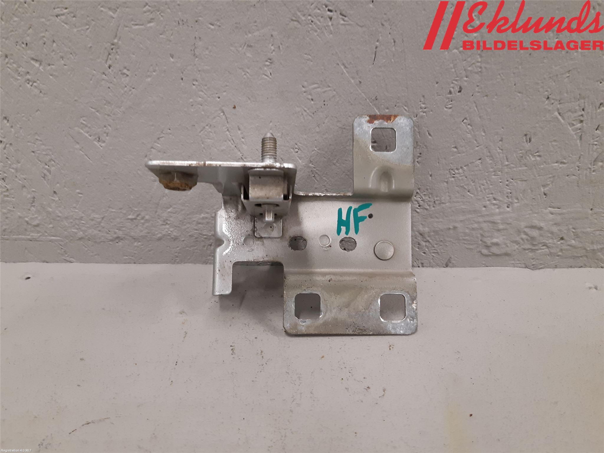 Opel VIVARO 15-19 Skärmfäste Fram Hö